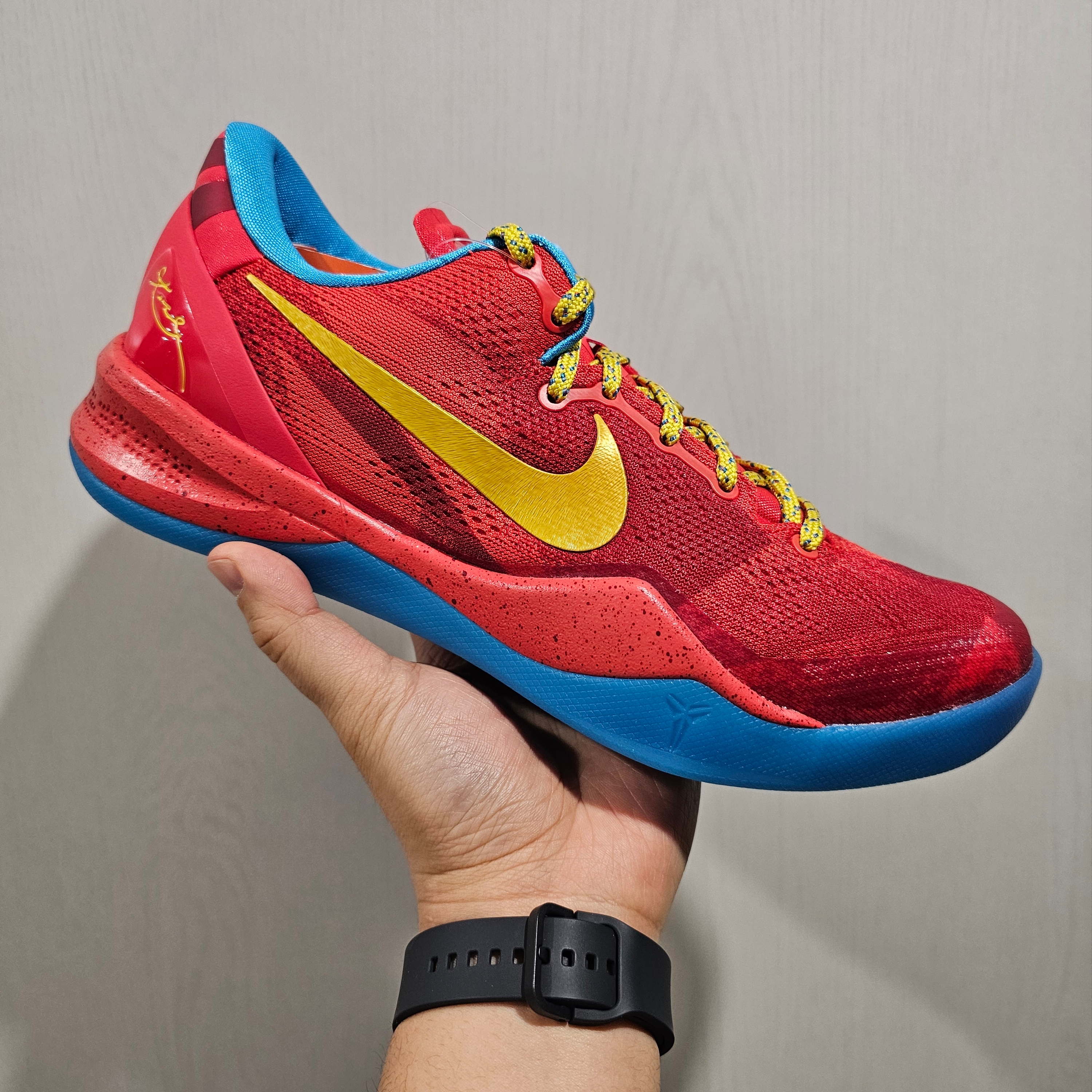 Nike Kobe 8 Protro Year of the Horse Light Crimson and Vivid Blue 착용 스타일 - 1