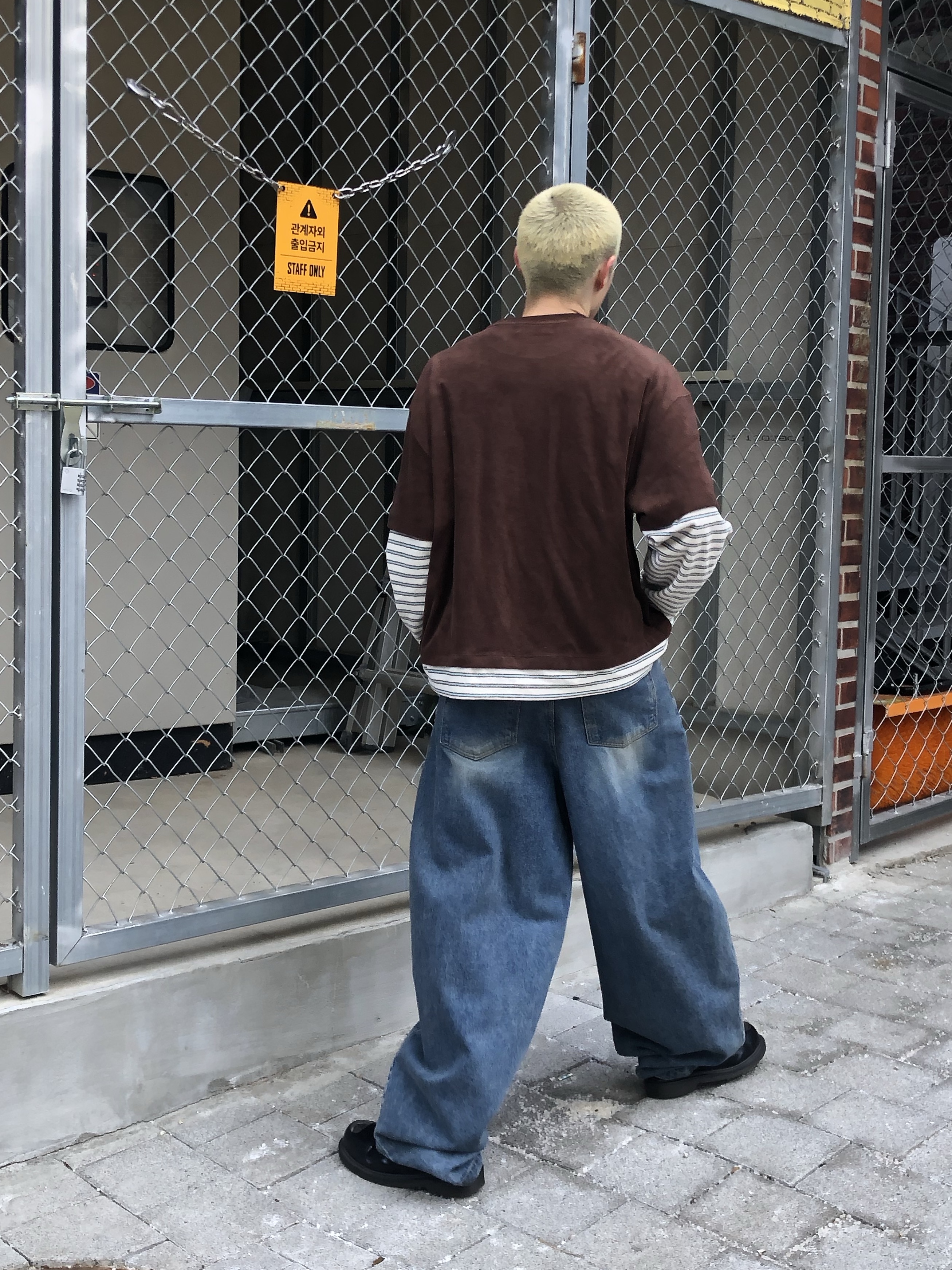 Nonnod Terry Layered T-shirts Brown 착용 스타일 - 1