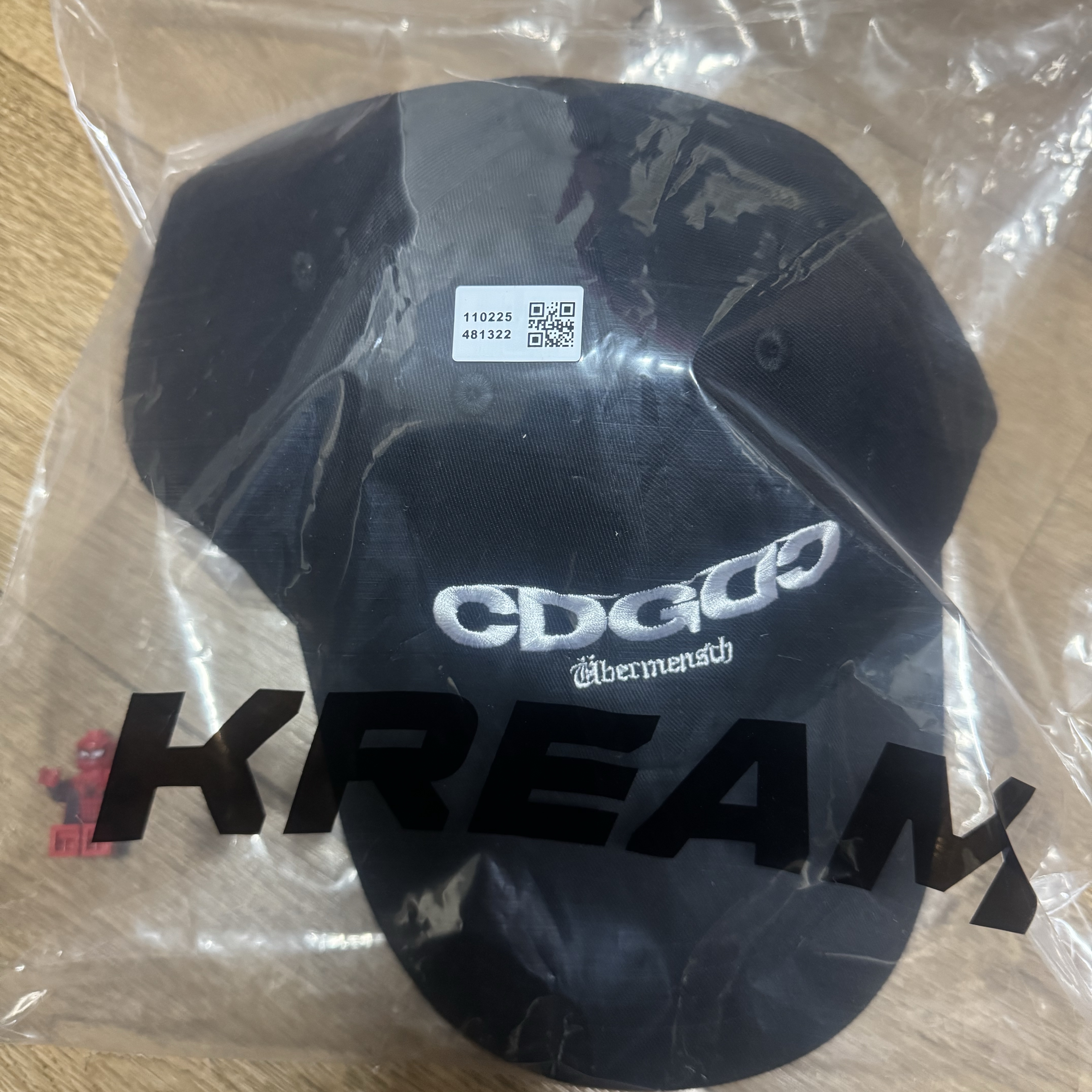 CDG x G-DRAGON Ubermensch CDGDC Classic Cap Black 착용 스타일