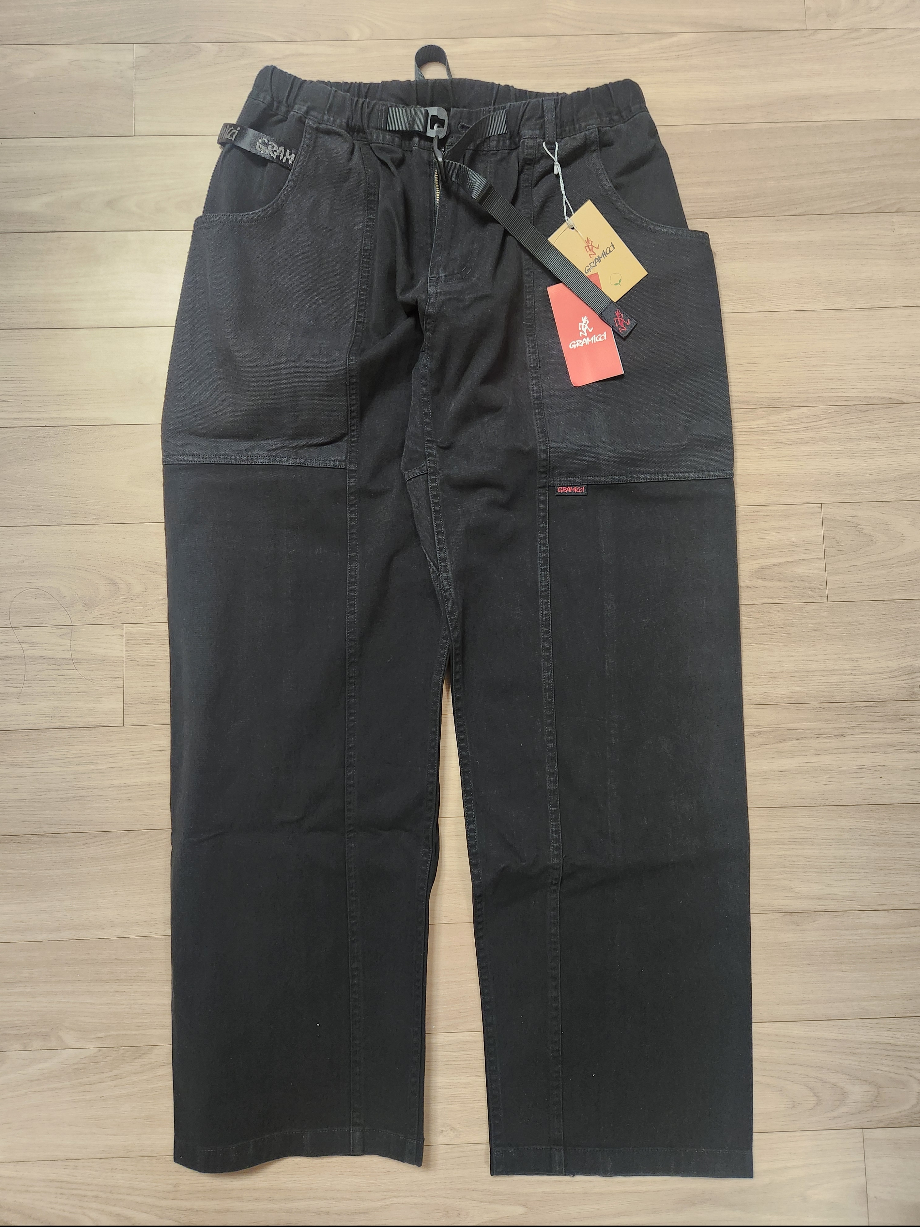 Gramicci Gadget Pants Black - US Sizing 착용 스타일 - 2