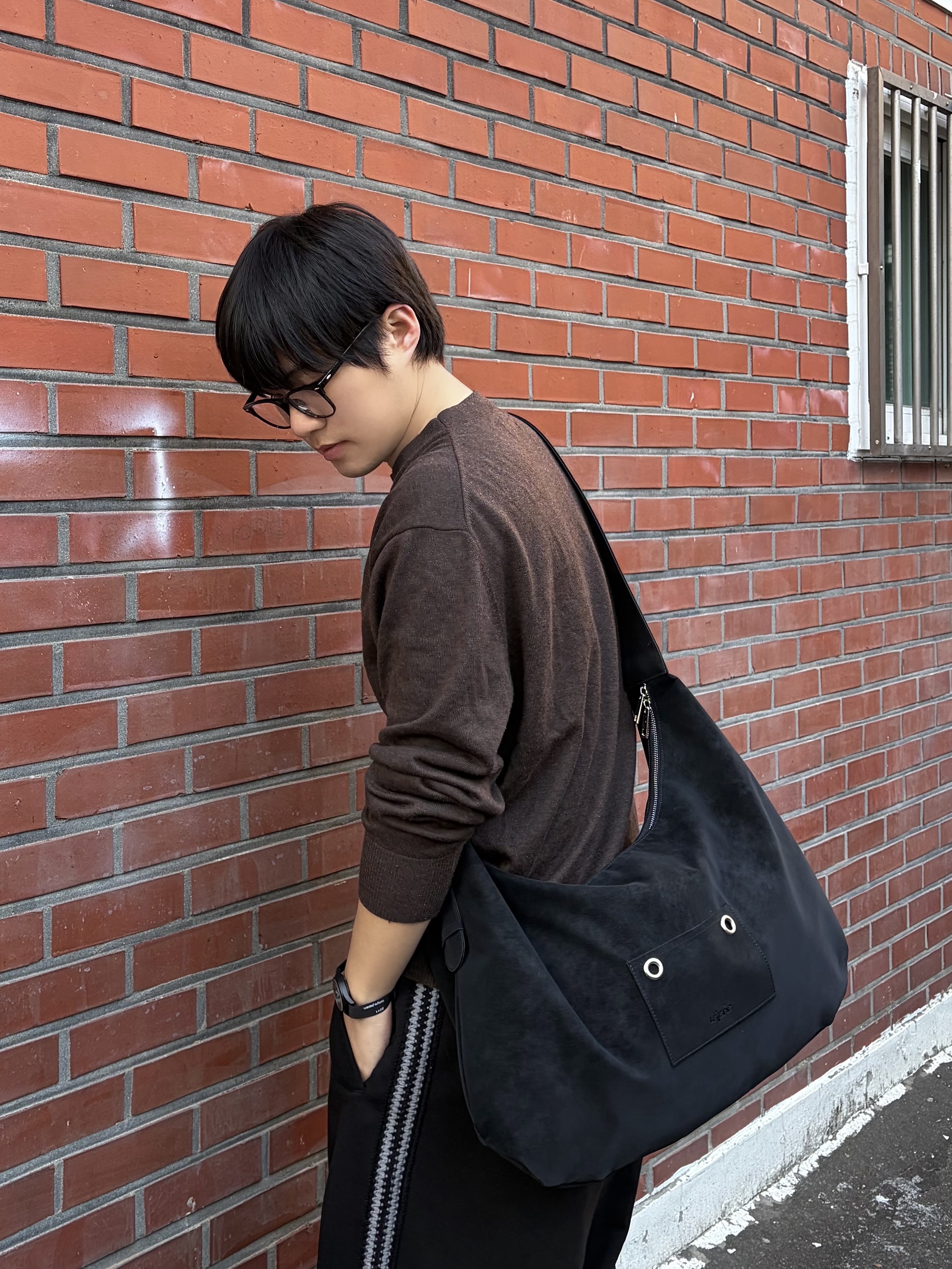 noun Track Sweat Pants Black, Salomon x MM6 Maison Margiela XT-4 Mule Black 착용 스타일 - 2