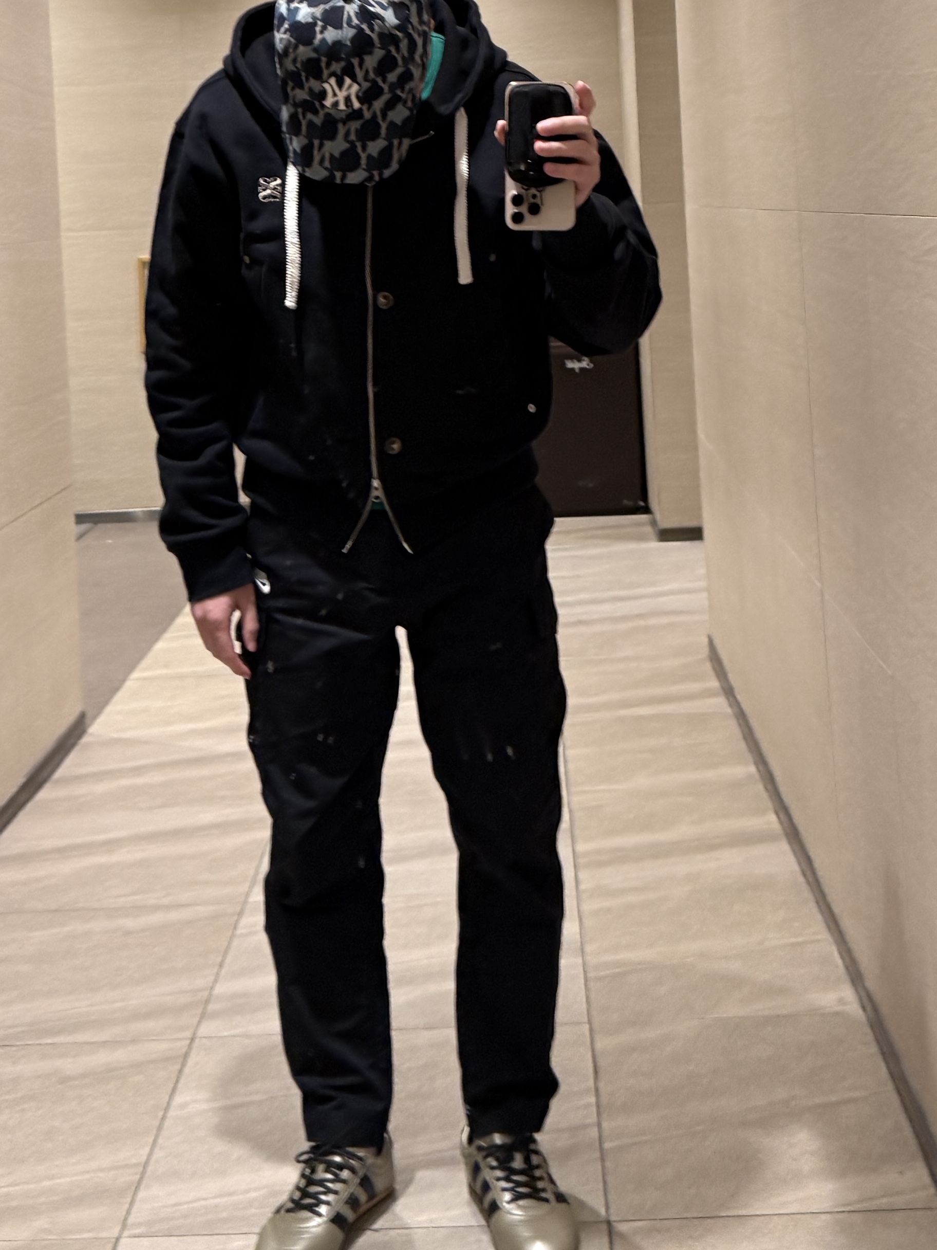 SATUR Teo Cotton All Day Hood Zip-up Palette Black, (W) Adidas Tokyo Decon Gold Metallic Core Black 착용 스타일