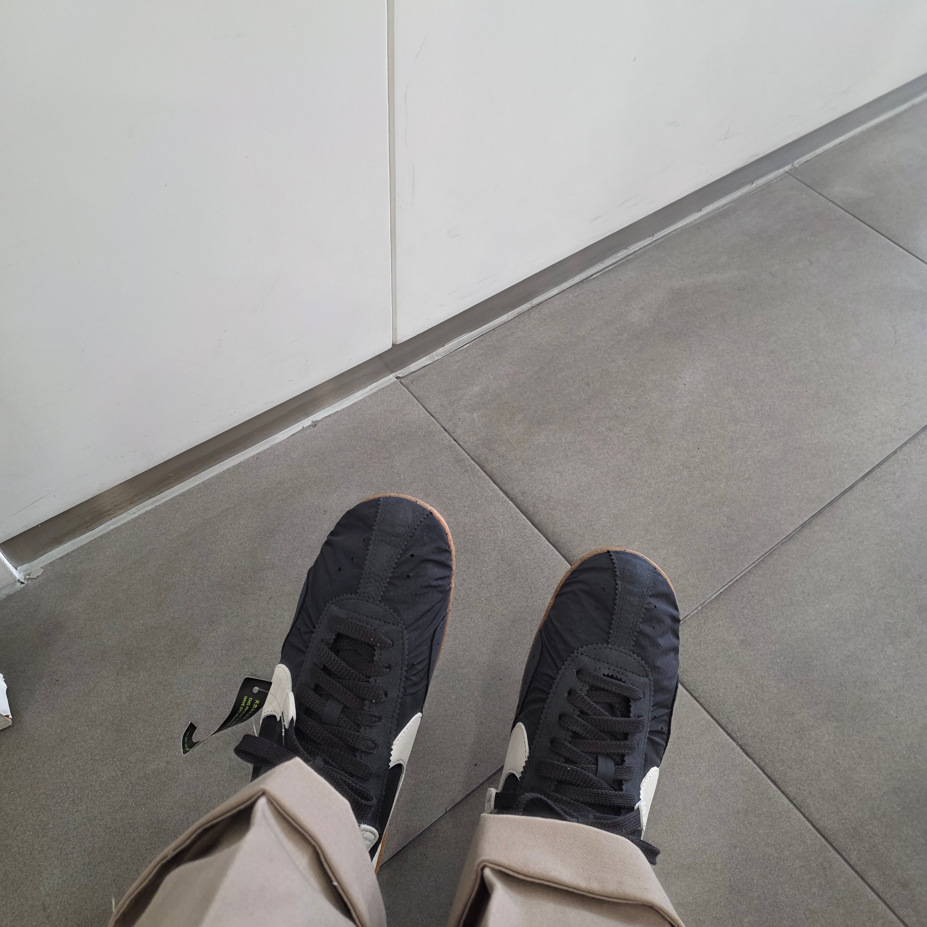 Nike x Jacquemus Moon Shoe SP Off Noir Cashmere 착용 스타일