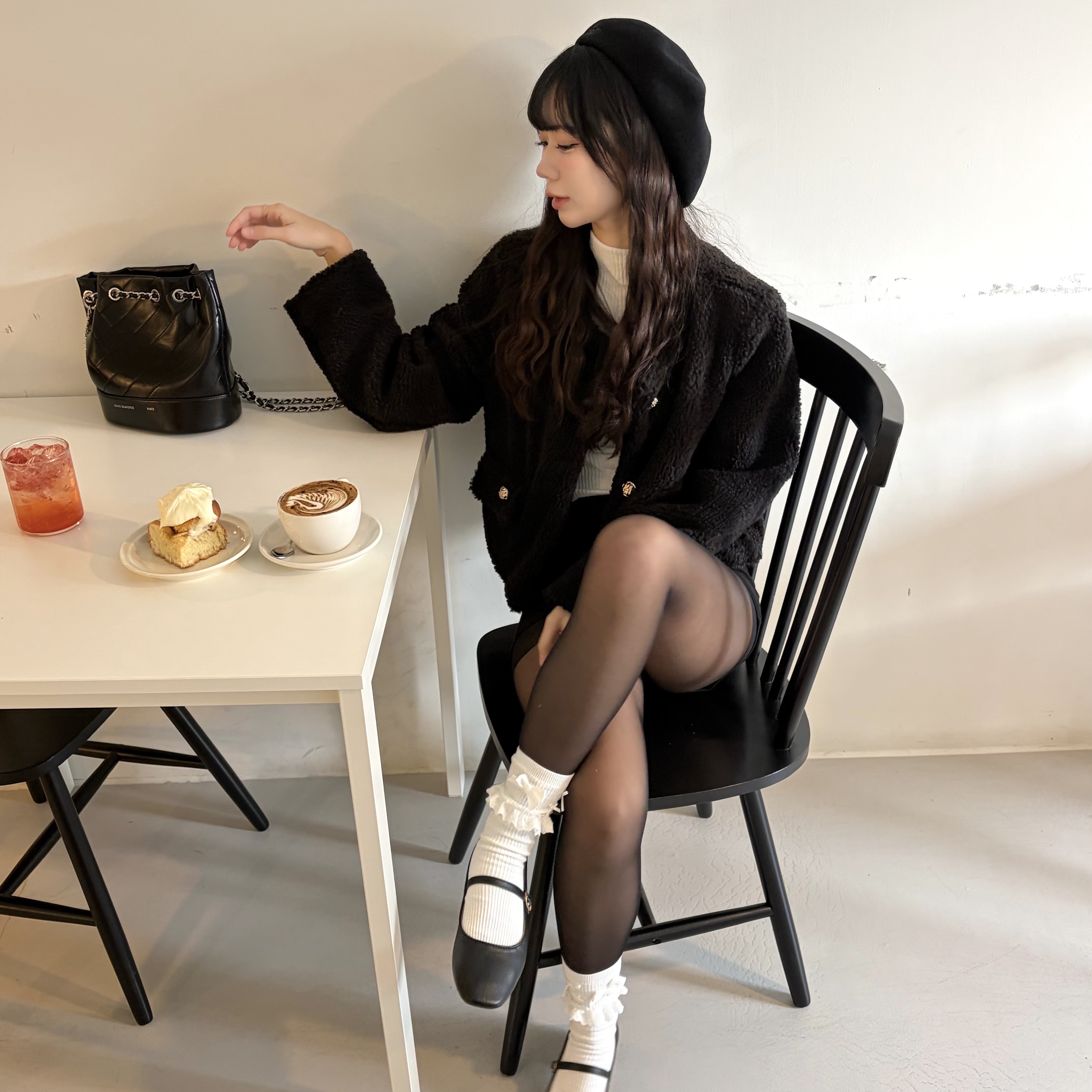 (W) Vivienne Westwood Line Orb Embroidery Basque Beret Black, Vivienne Westwood Mayfair Bas Relief Pendant Silver 착용 스타일 - 3
