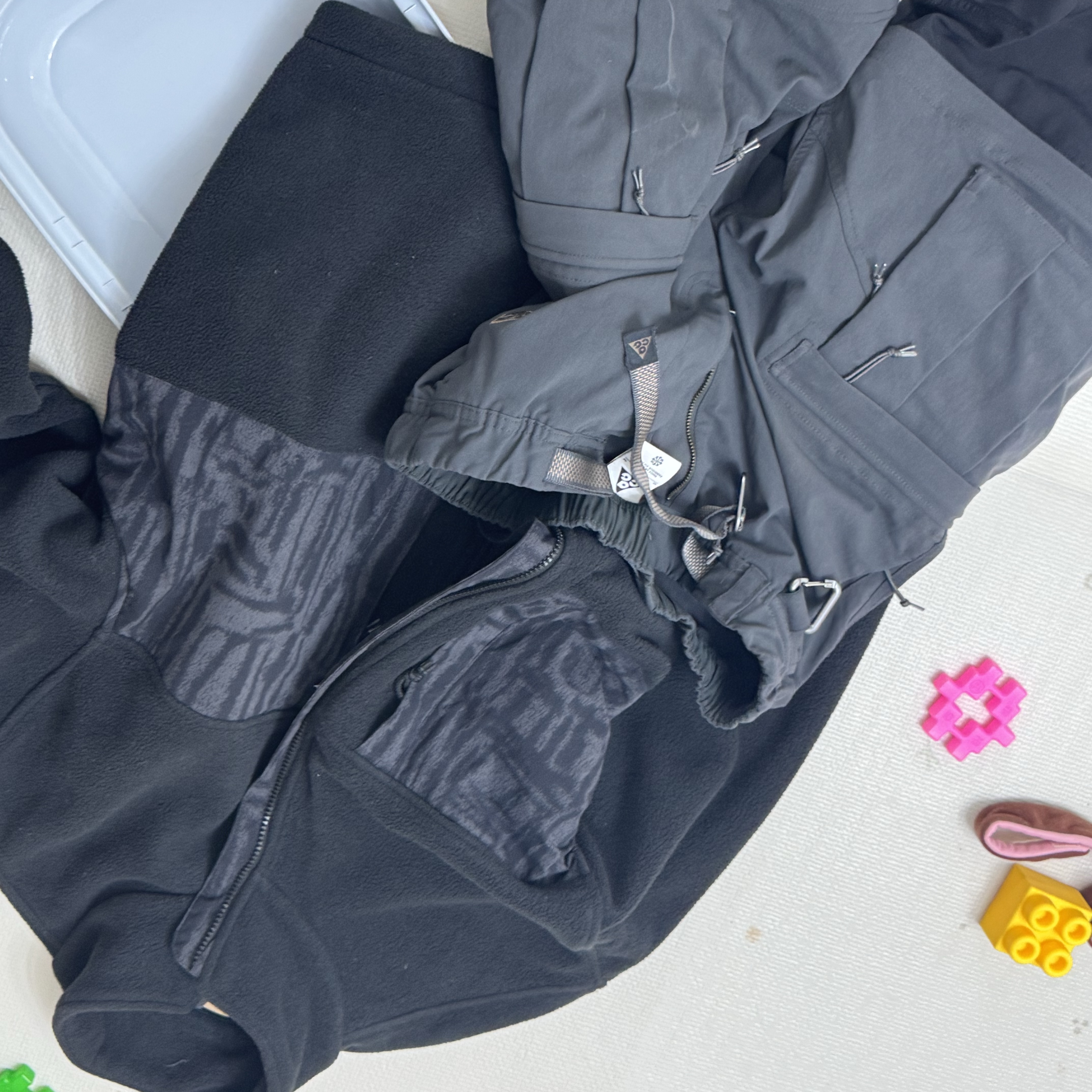 Nike ACG Smith Summit Cargo Pants Dark Smoke Grey - Asia 착용 스타일