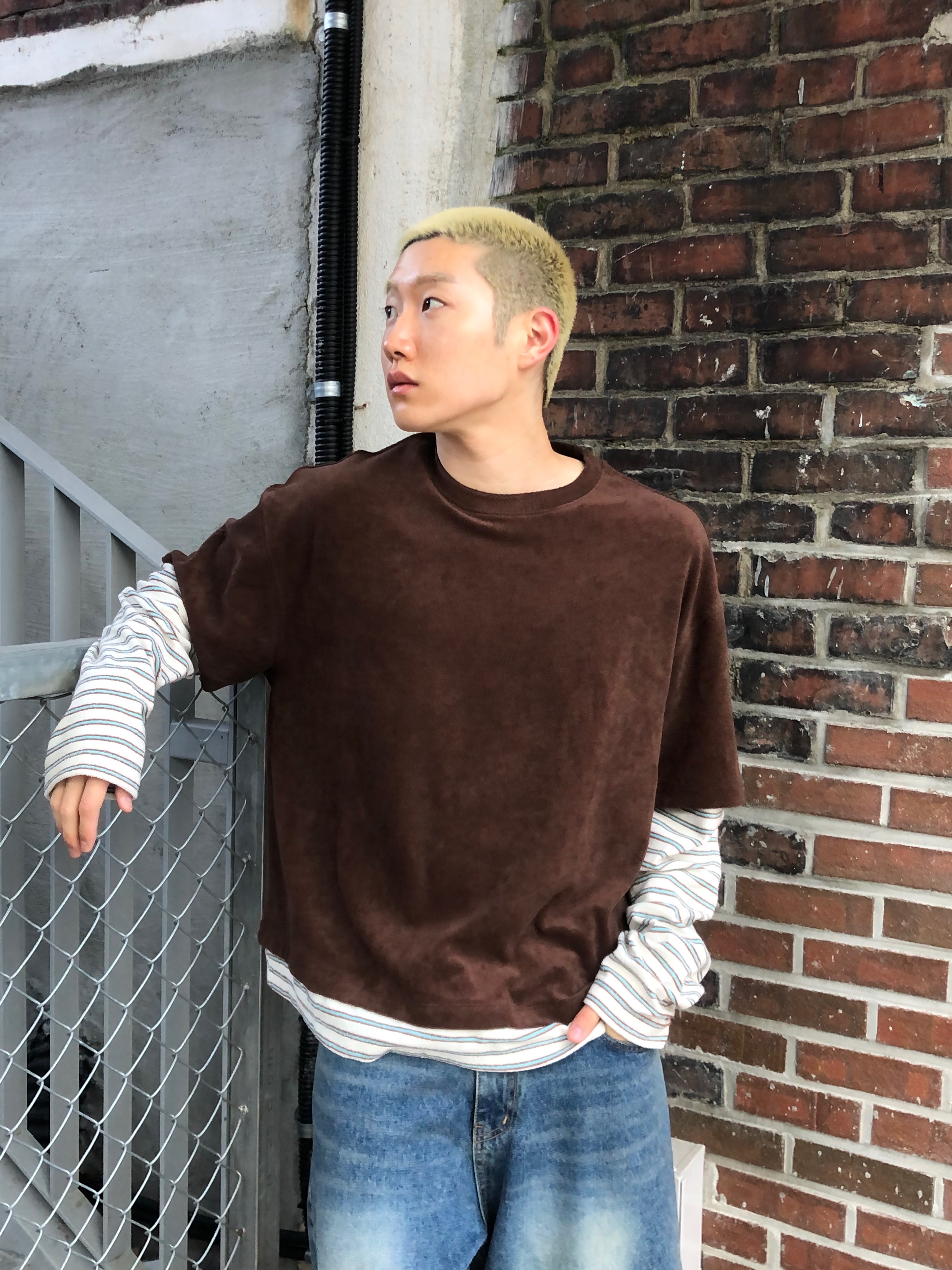 Nonnod Terry Layered T-shirts Brown 착용 스타일 - 2