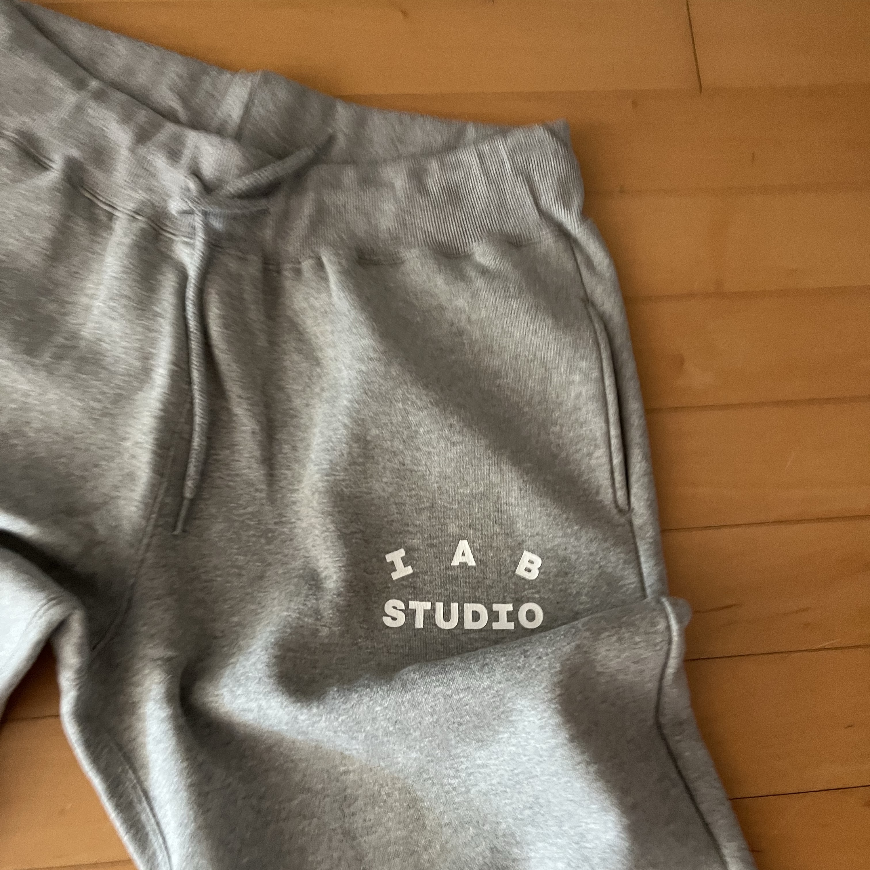 IAB Studio Sweatpants Gray - 21SS 착용 스타일