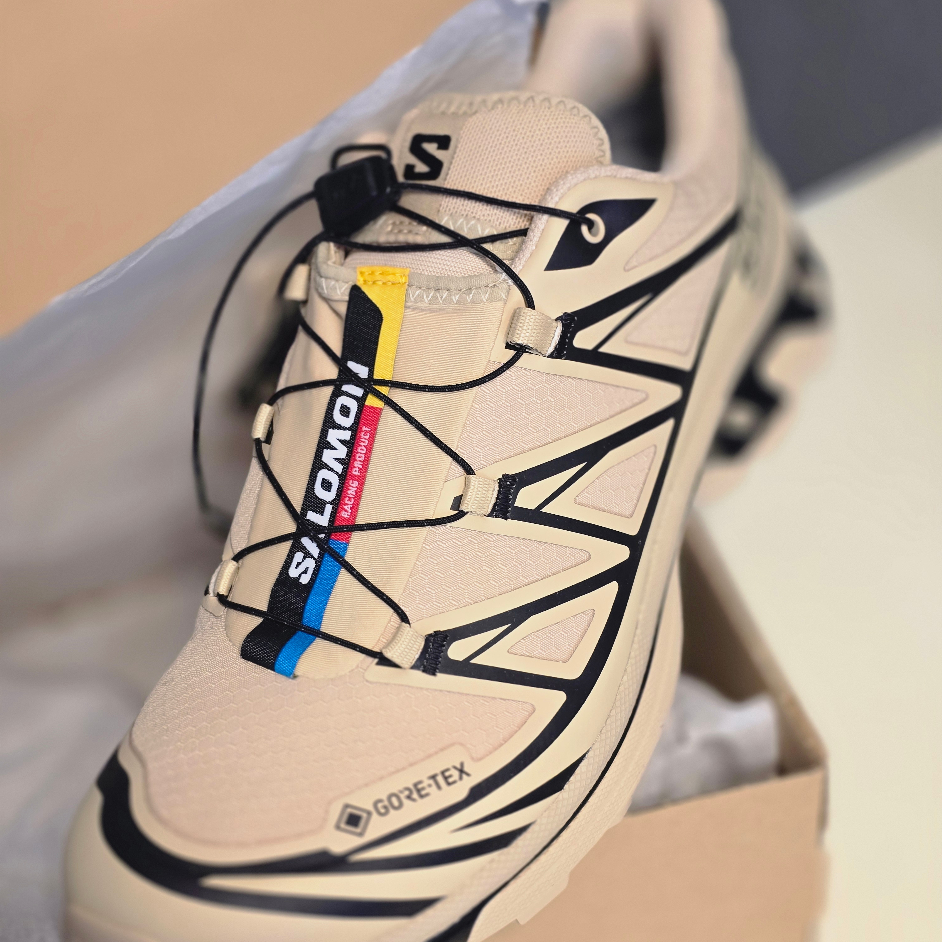 Salomon XT-6 GTX Safari Black 착용 스타일