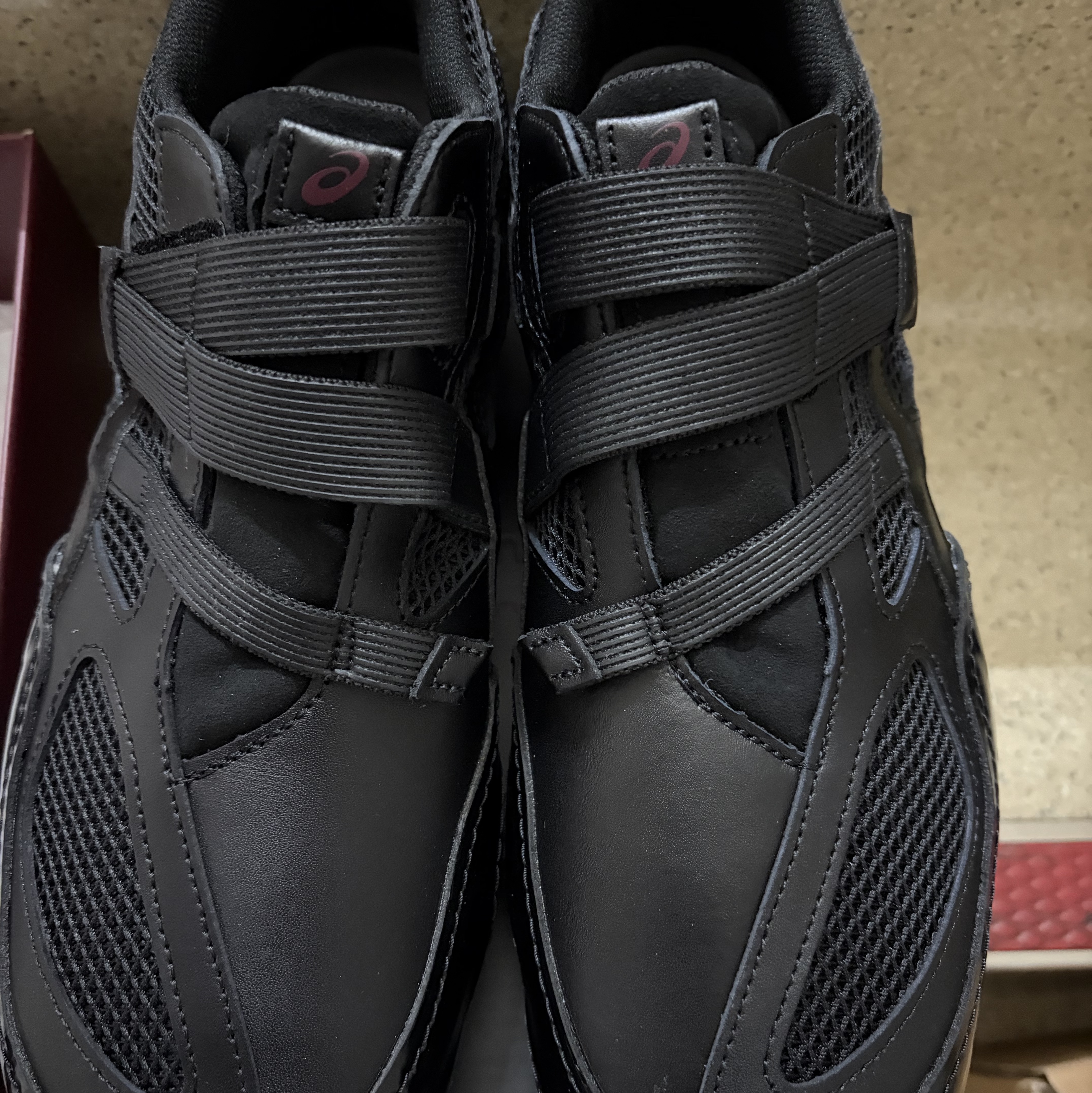 Asics x Issey Miyake Hyper Taping Black 착용 스타일 - 1