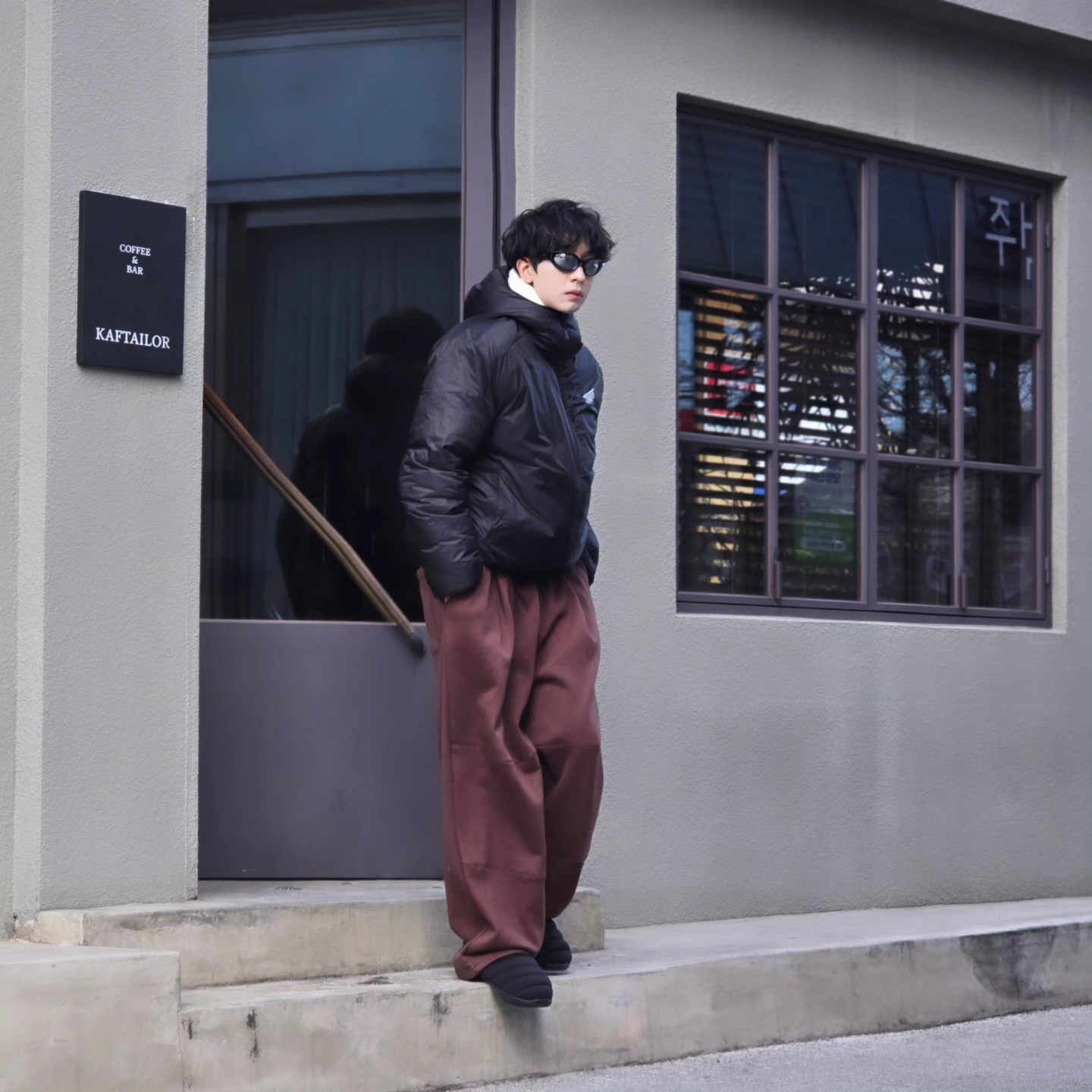 Honda H-Tech Non Quilting Hoodie Jacket Black, Nike Burrow SE Black Anthracite 착용 스타일 - 3