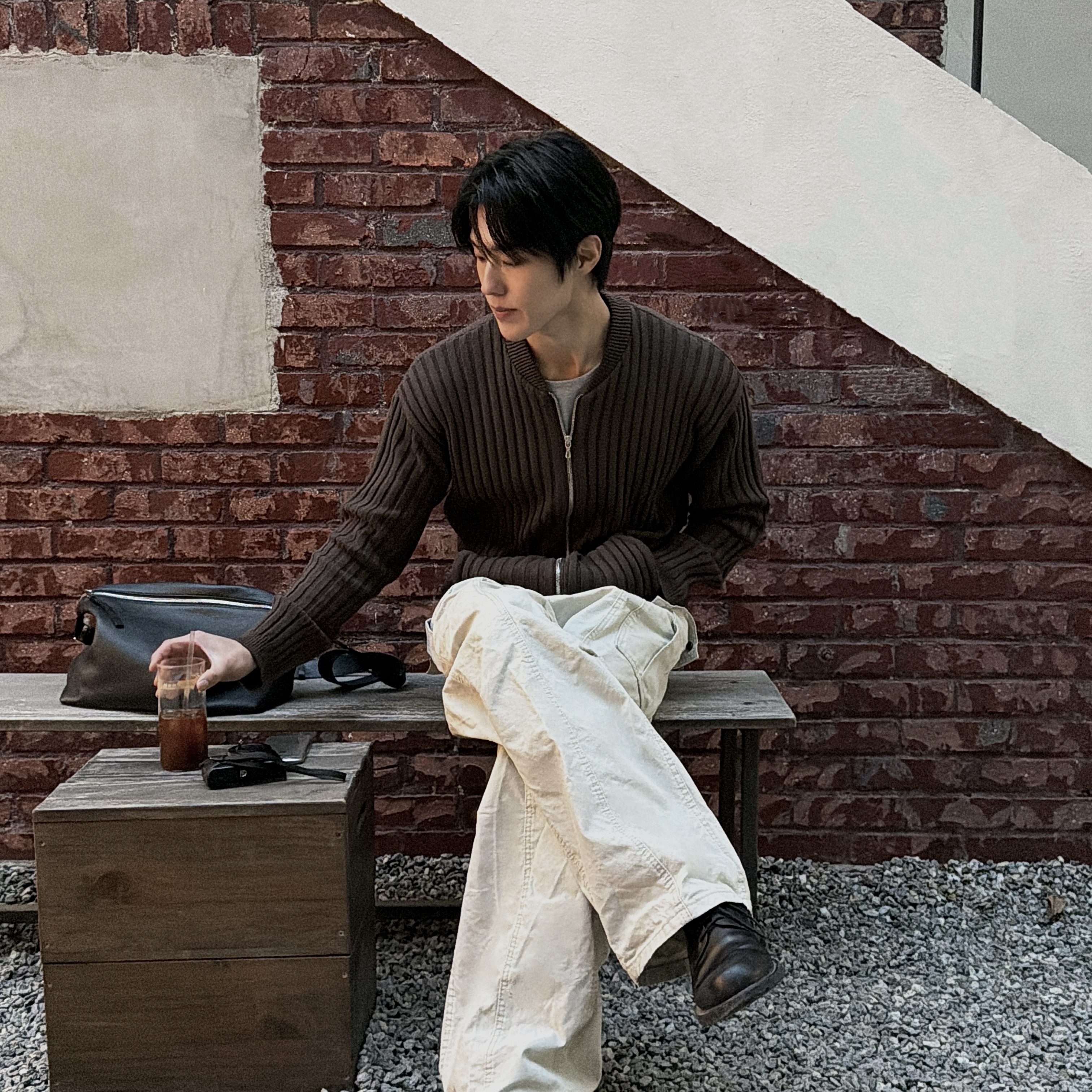 Polyteru Human Index Human Knit Zip Up Mocha Brown 착용 스타일 - 6