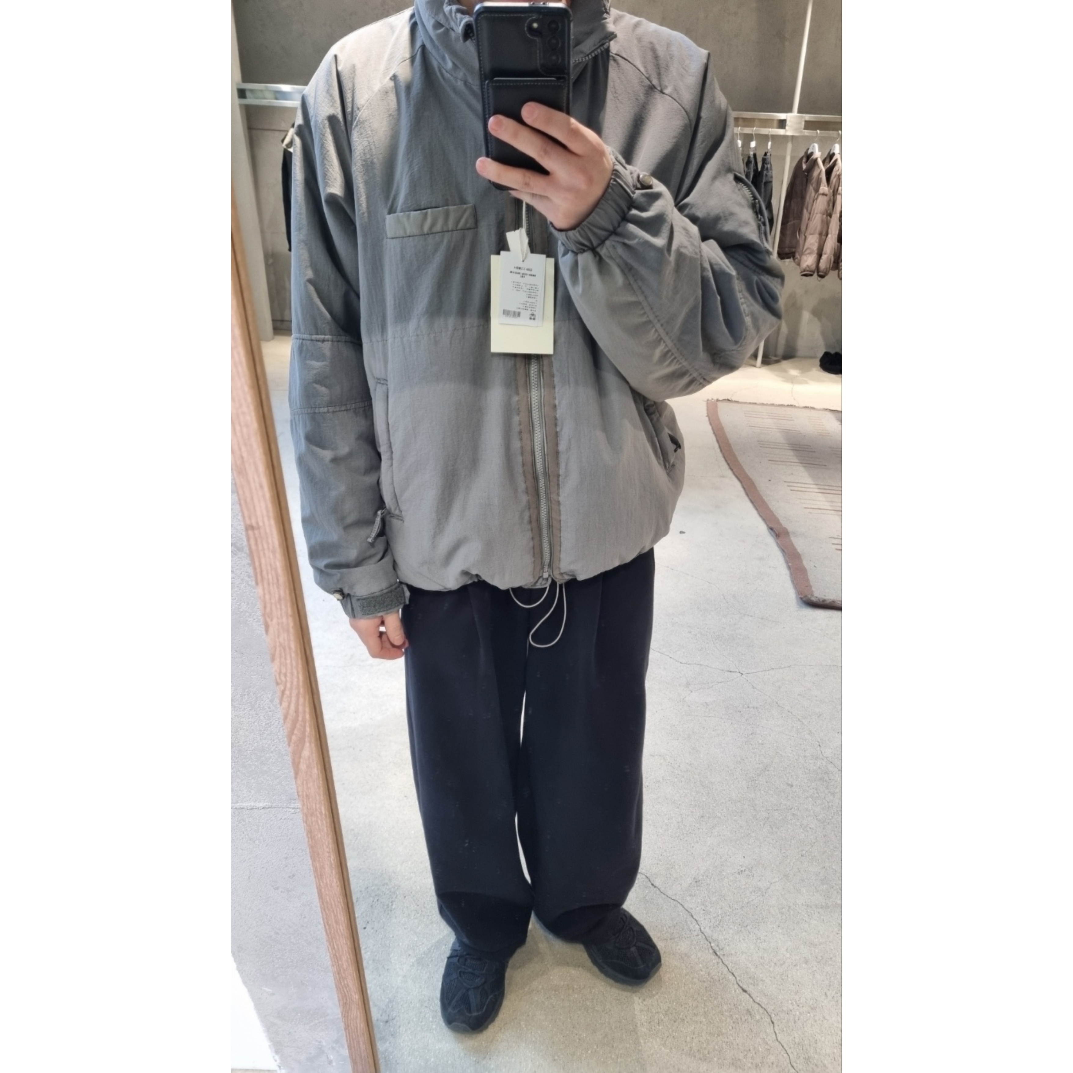 Asics Gel-Sonoma 15-50 Black, Polyteru Level 7 Light Puffer Jacket Sage Gray 착용 스타일 - 1