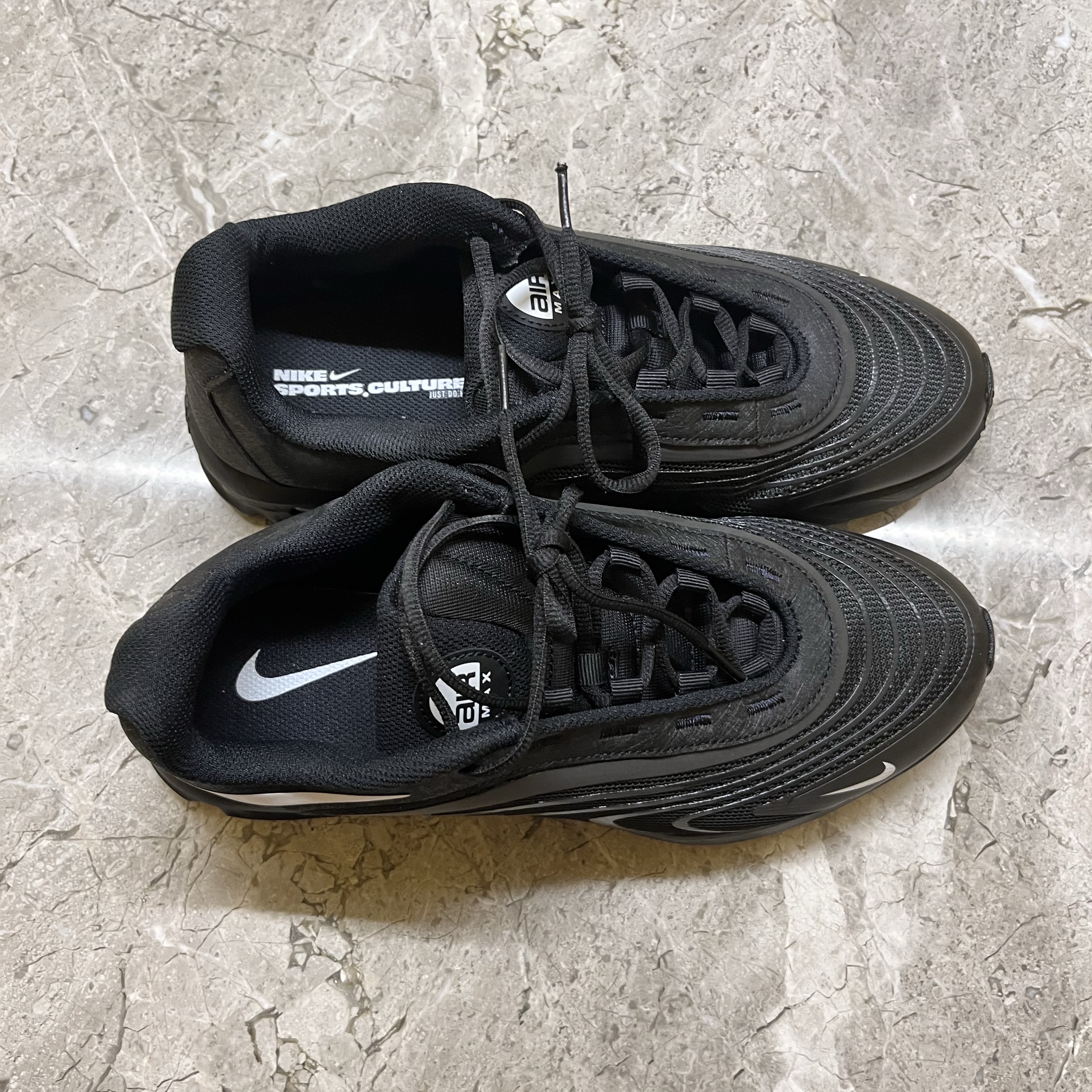 Nike Air Max Fire Black White 착용 스타일 - 1
