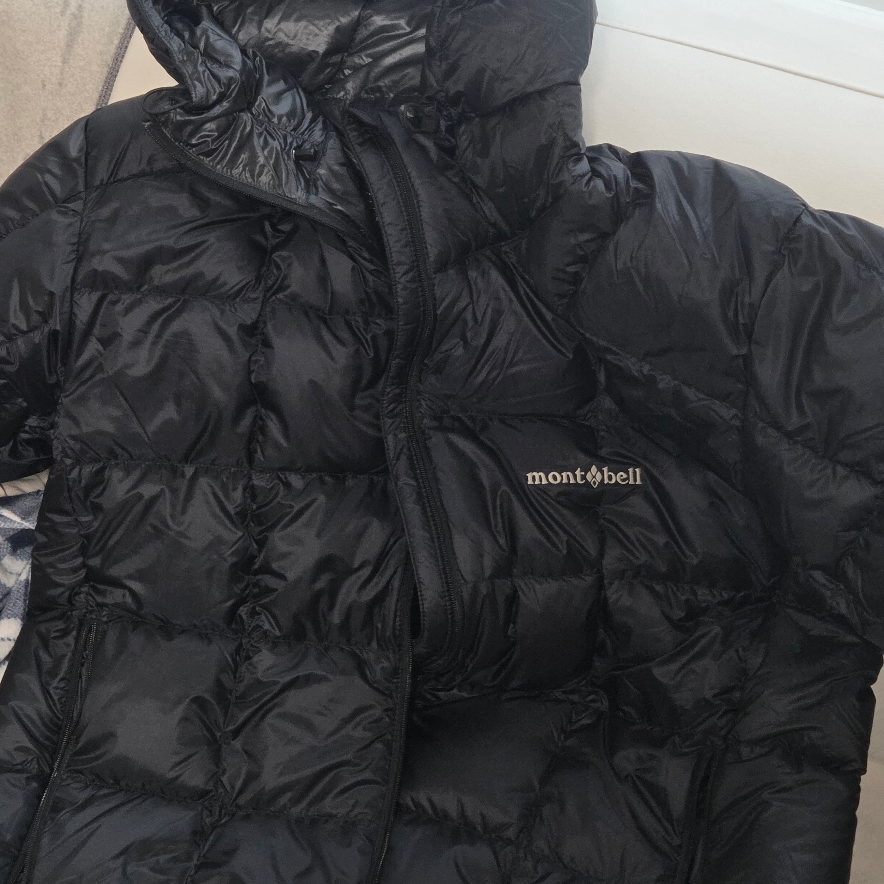 Montbell Superior Down Parka Black 착용 스타일