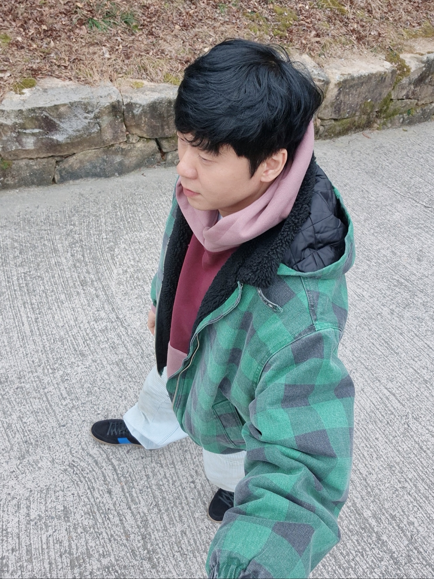 IAB Studio IAB Multi Color Hoodie, Suade Stripe Double Knee Denim Blue 착용 스타일 - 3
