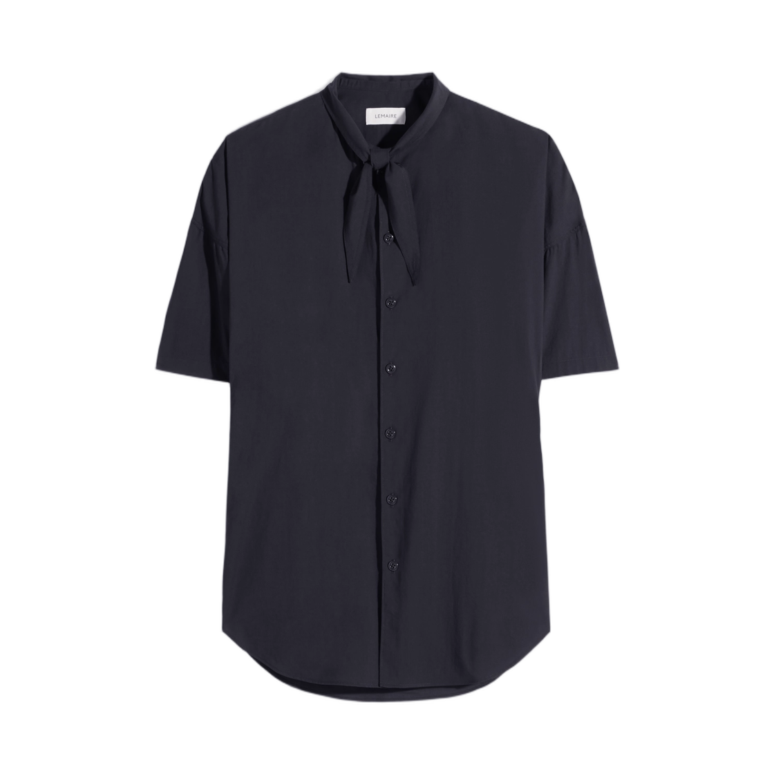 (W) 르메르 숏슬리브 셔츠 풀라드 워시드 코튼 모슬린 스퀴드 잉크((W) Lemaire Short Sleeve Shirt with Foulard in Washed Cotton Muslin Squid Ink)