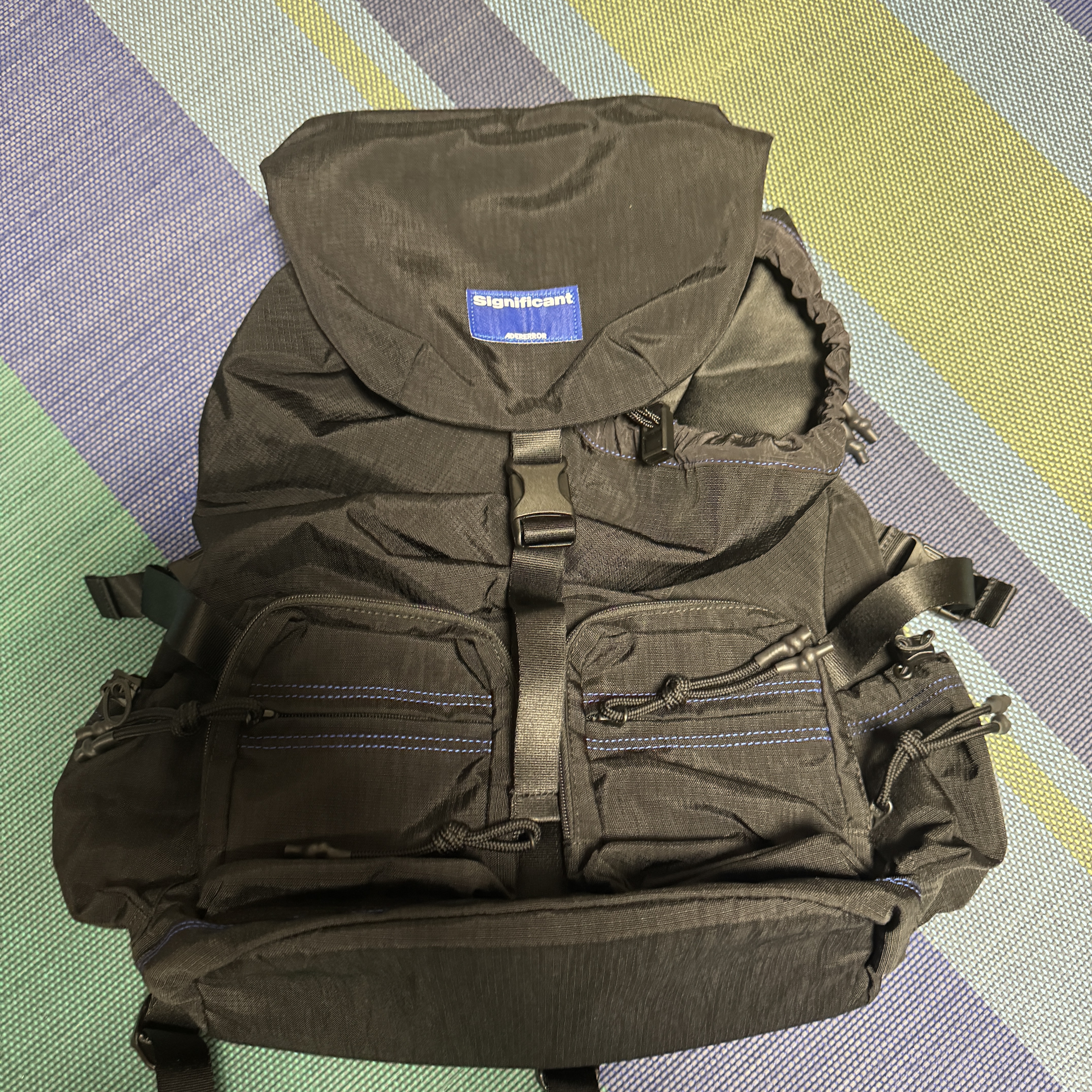 Ader Error Significant Tag Backpack 01 Noir 착용 스타일