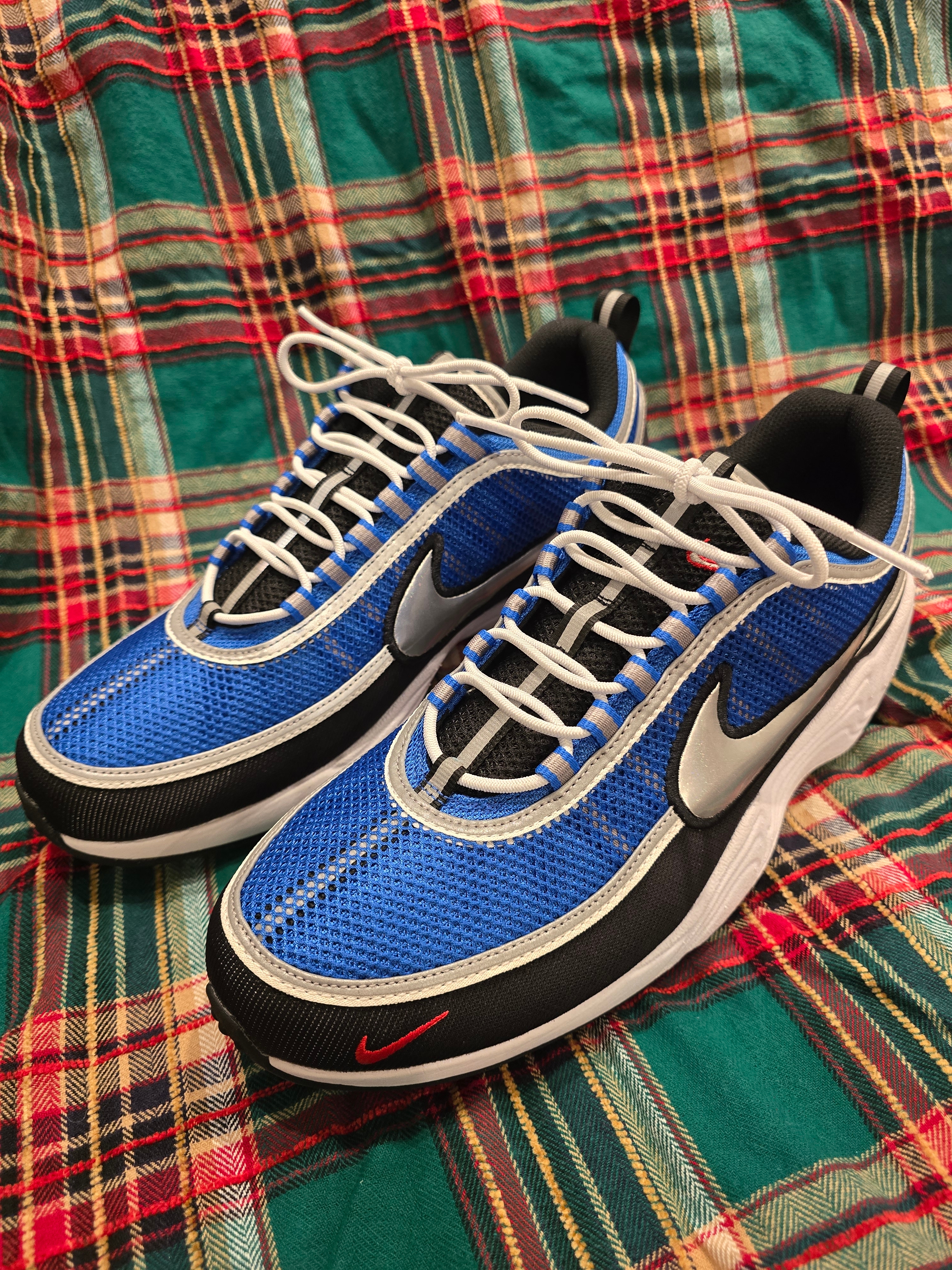 Nike Air Zoom Spiridon Black and Signal Blue 착용 스타일 - 1
