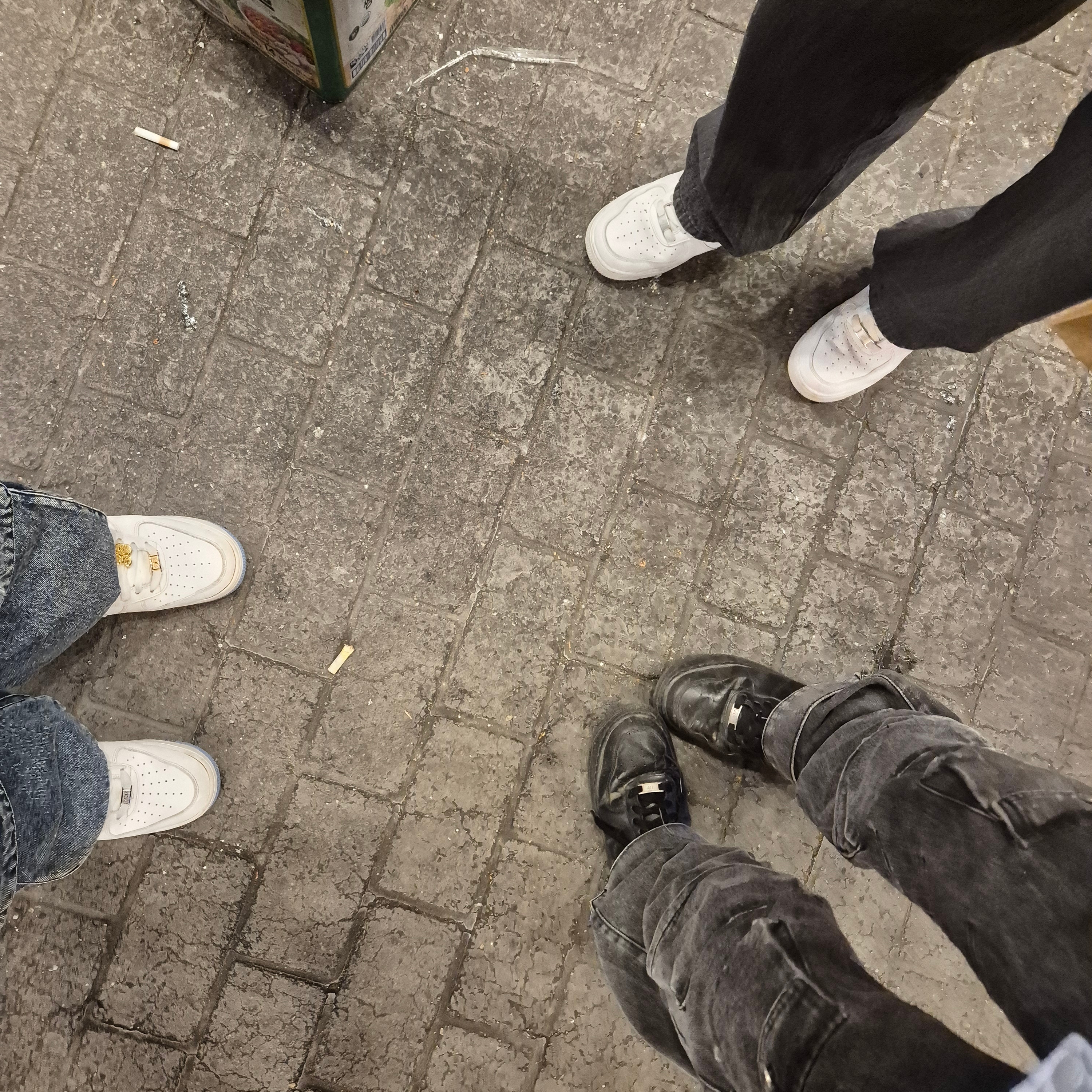Nike Air Force 1 '07 Low White, Nike Air Force 1 '07 Low Triple Black 착용 스타일