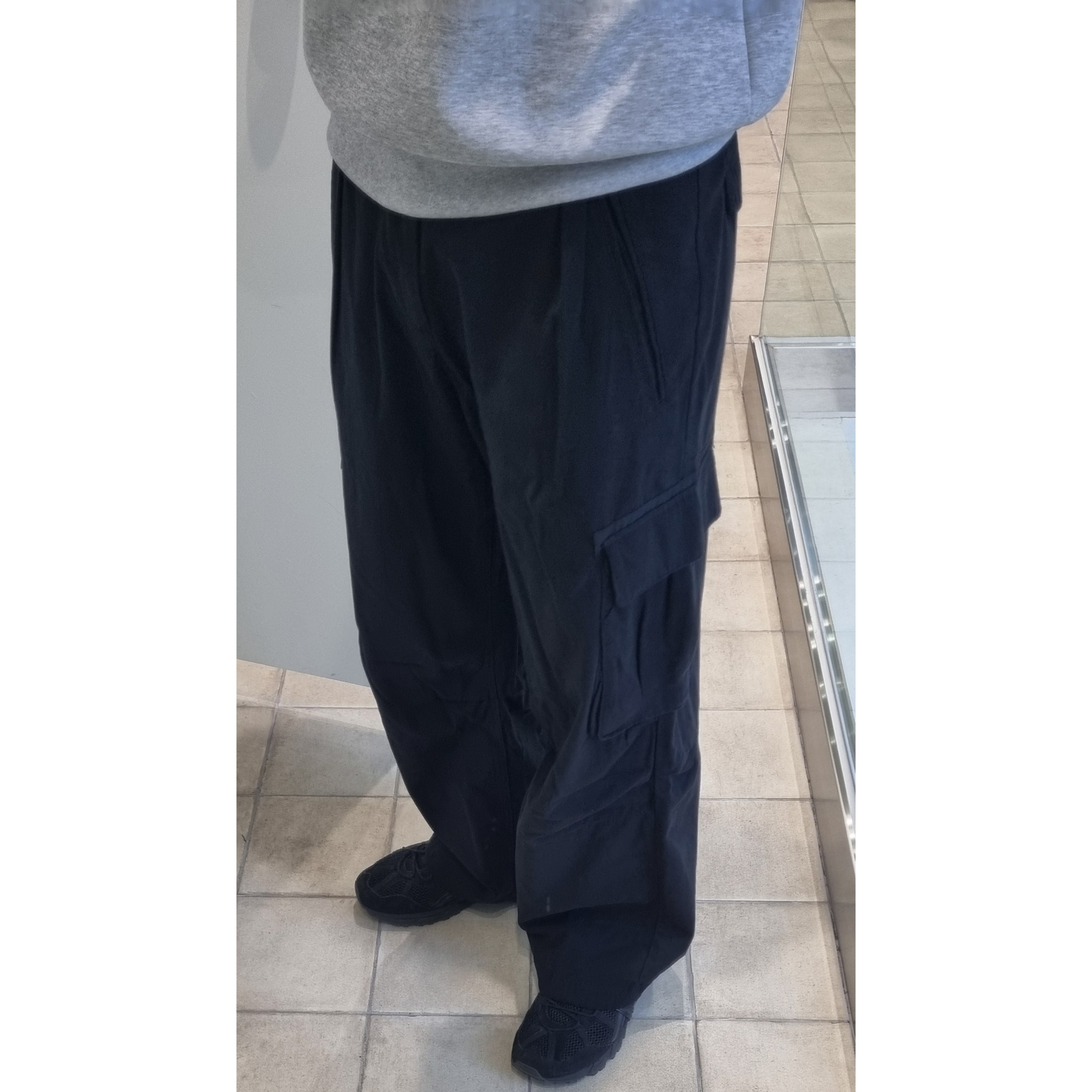 Asics Gel-Sonoma 15-50 Black, Polyteru Belted Cargo Pants 1.2v Black 착용 스타일 - 1