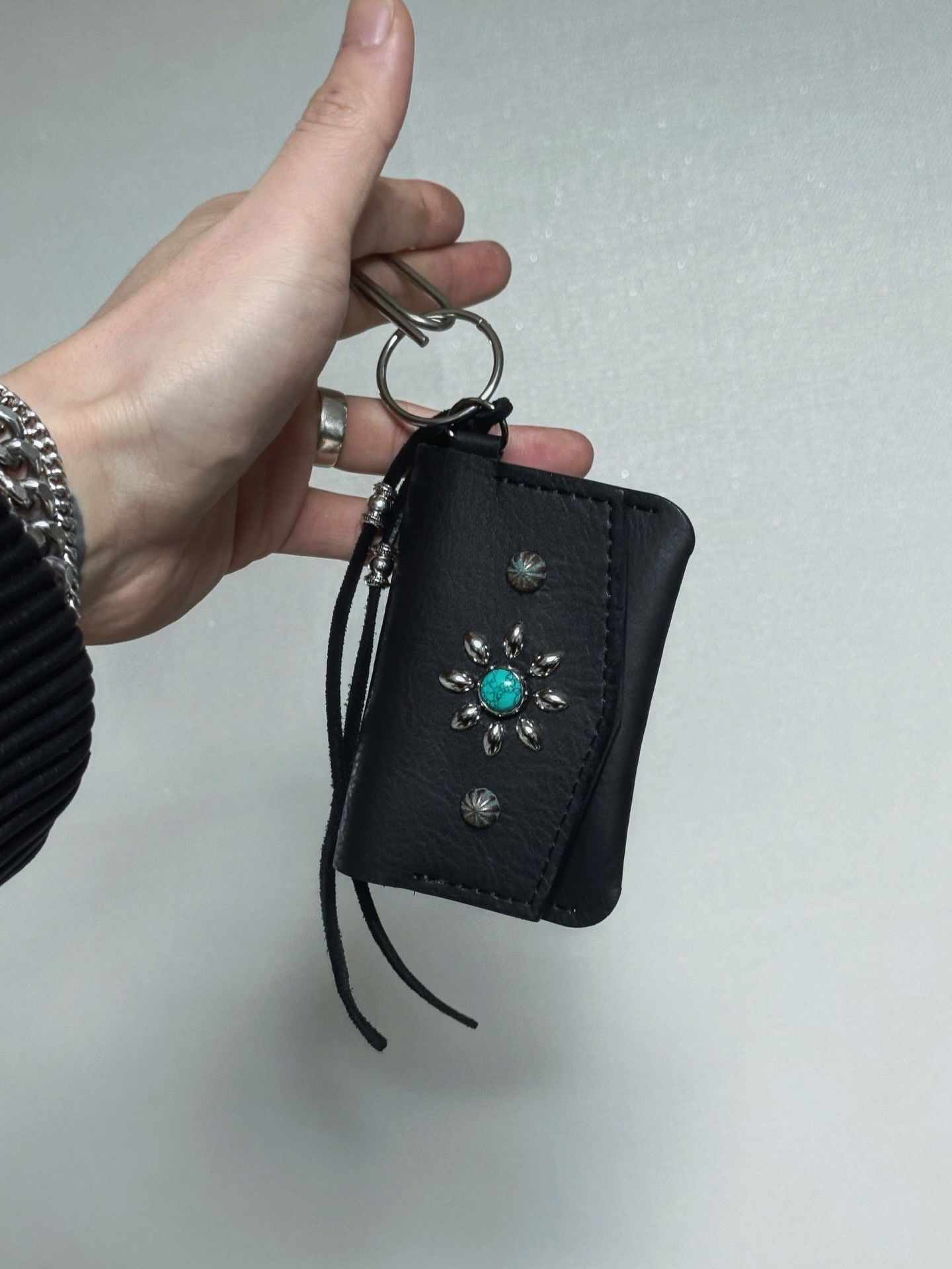 DIRT NAP Stone Card Holder Turquoise, Salomon Modisay Padded Jacket Black 착용 스타일 - 1