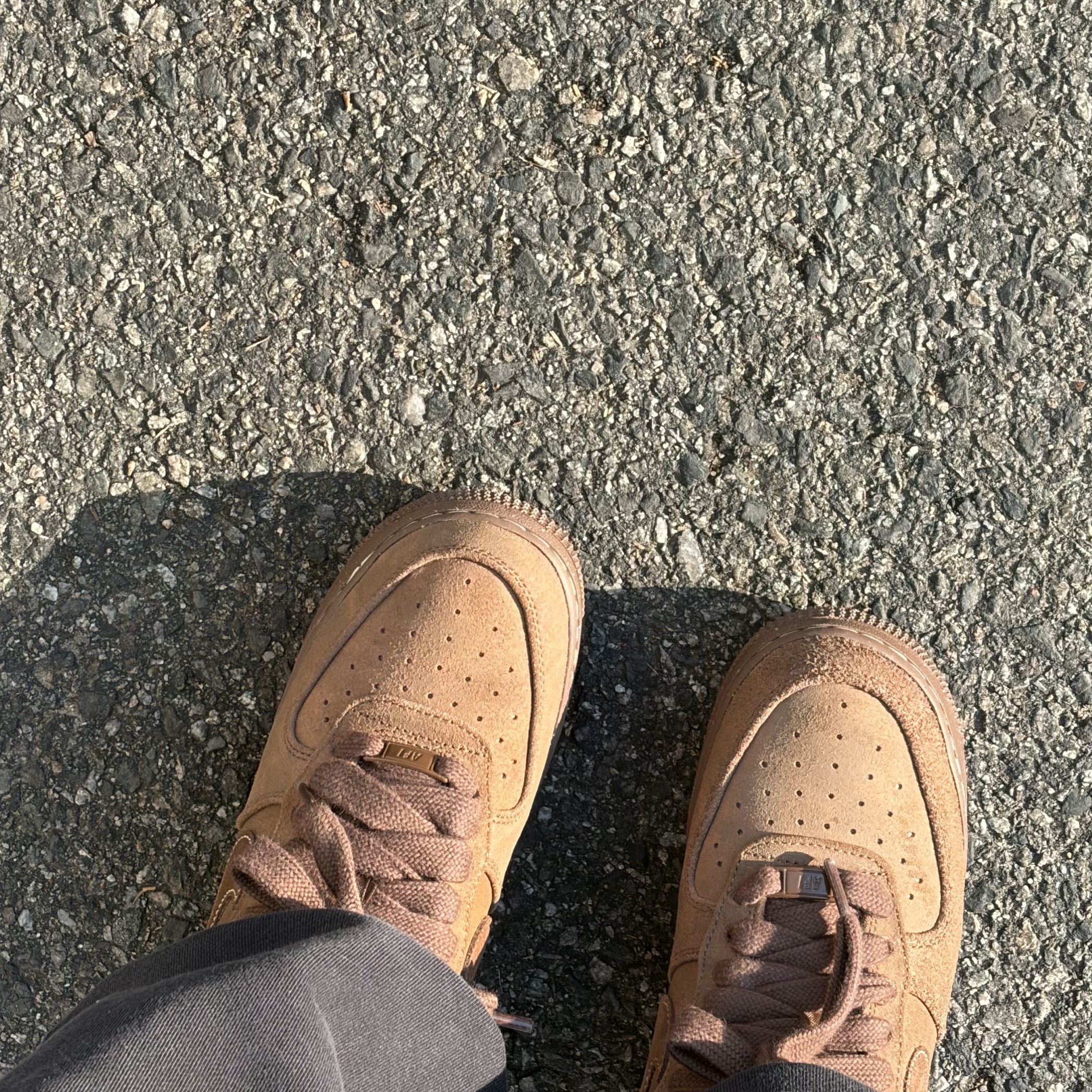 (W) Nike Air Force 1 '07 Cacao Wow 착용 스타일 - 1