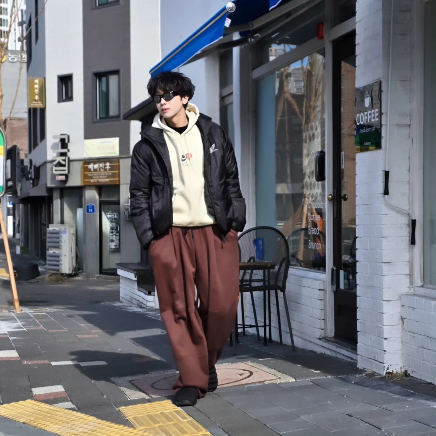 Honda H-Tech Non Quilting Hoodie Jacket Black, Nike Burrow SE Black Anthracite 착용 스타일 - 3