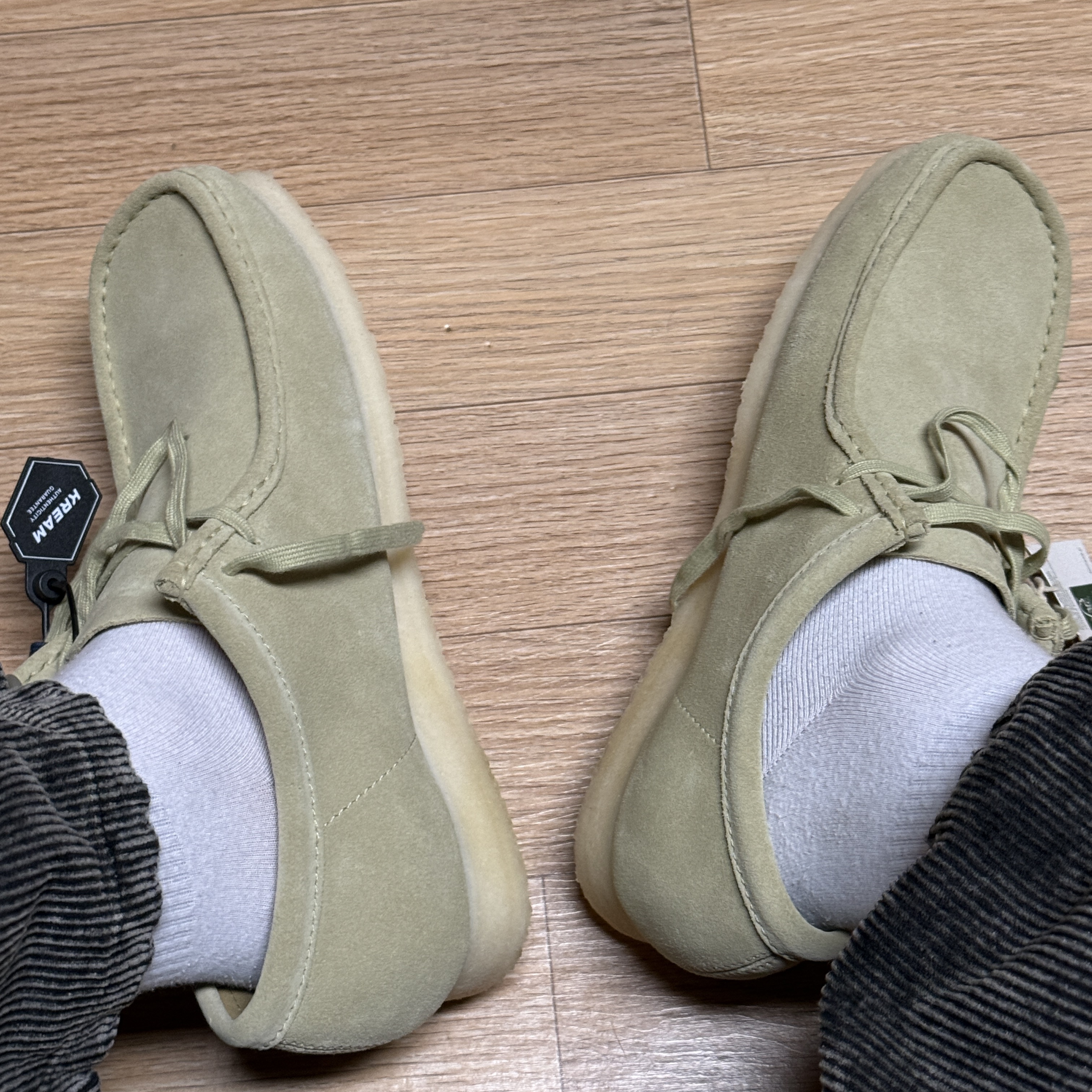 Clarks Wallabee Maple Suede 착용 스타일 - 2