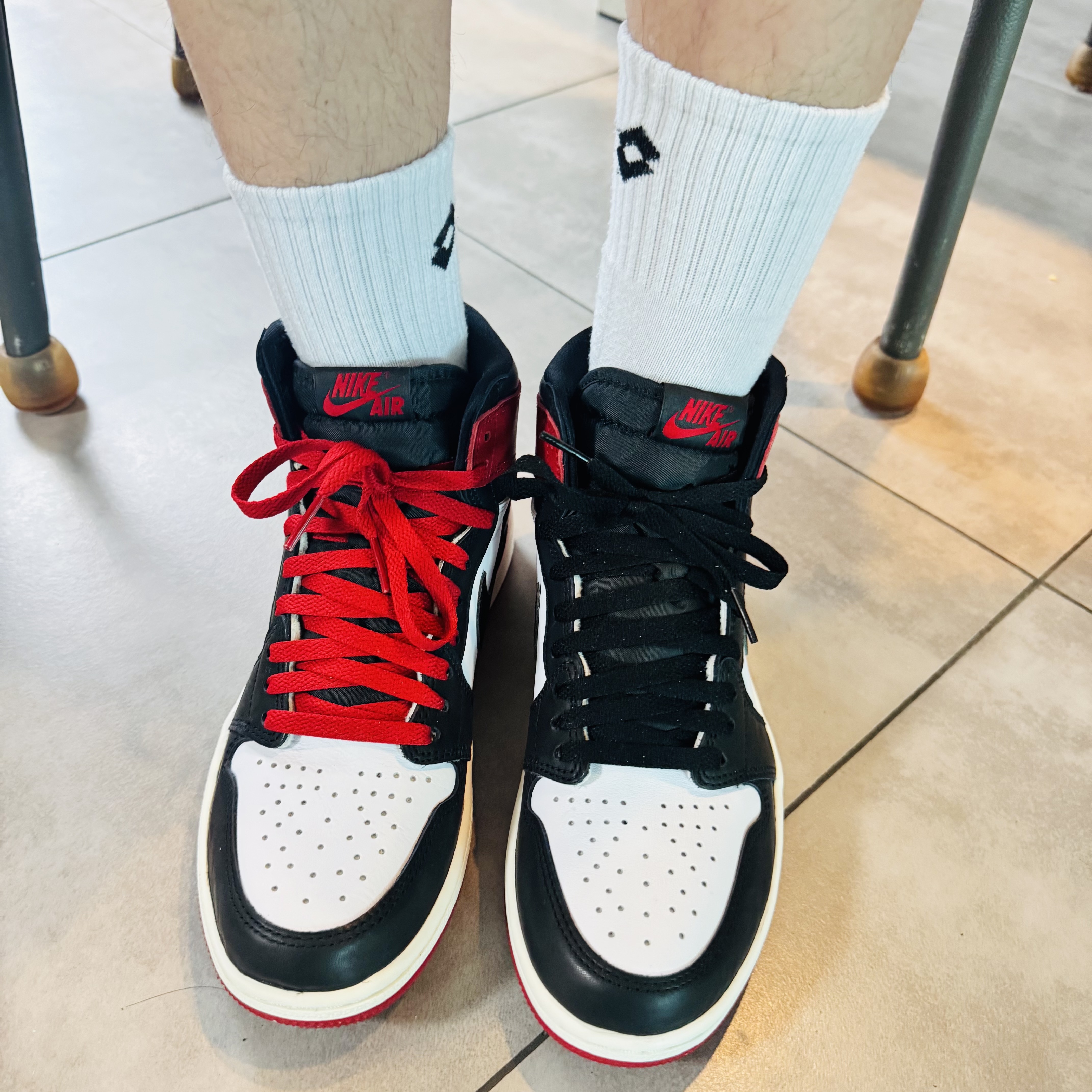 Jordan 1 Retro High OG Black Toe 착용 스타일 - 3