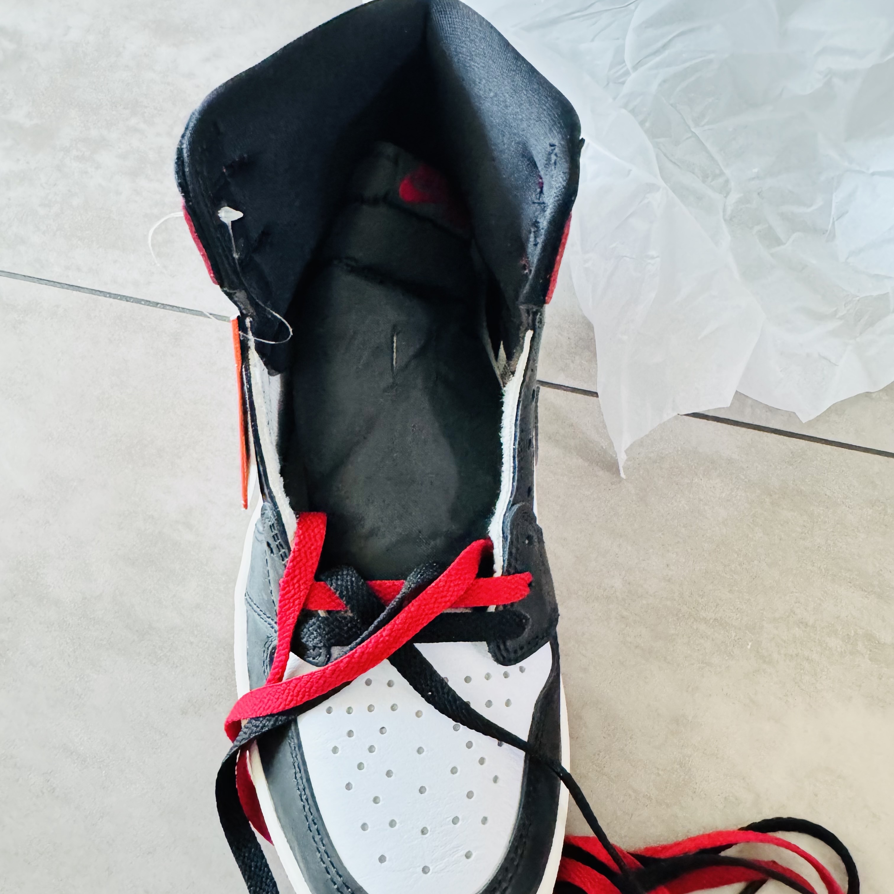 Jordan 1 Retro High OG Black Toe 착용 스타일 - 5