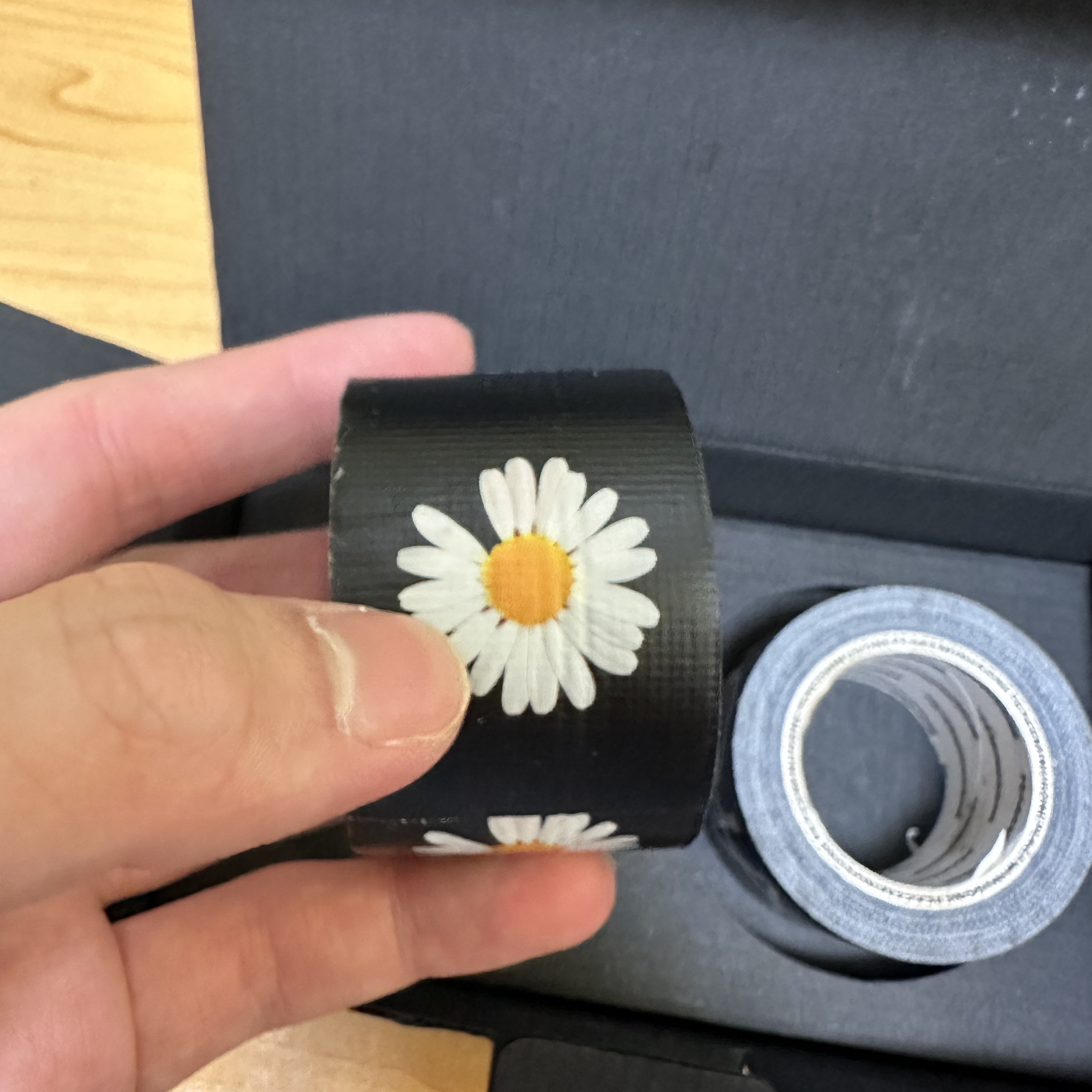 Peaceminusone Duct Tape #1 Black (Set of 2) 착용 스타일
