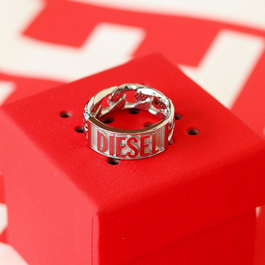 Diesel Dx1347 Stainless Steel Band Ring Silver 착용 스타일 - 1