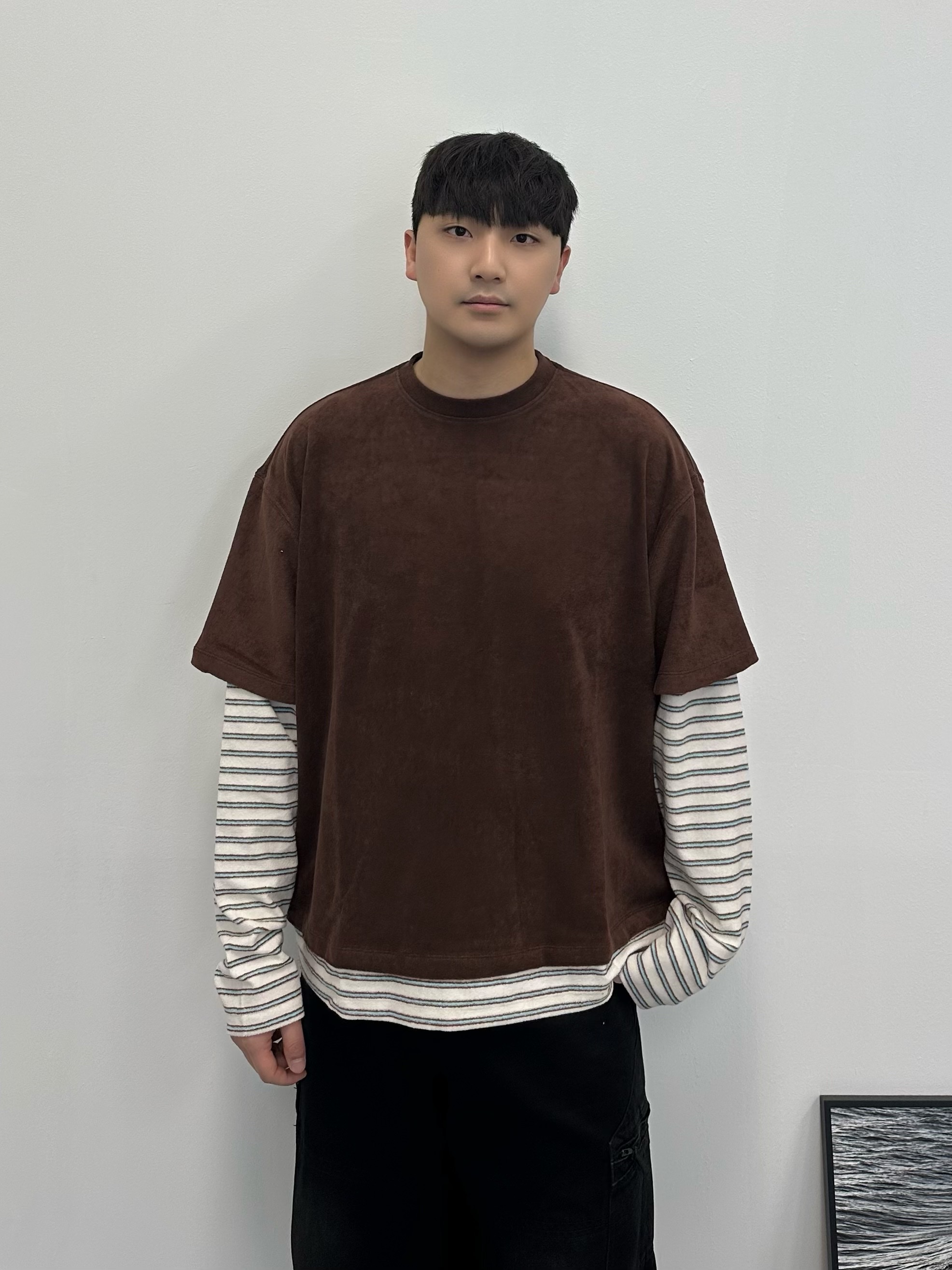 Nonnod Terry Layered T-shirts Brown 착용 스타일 - 2