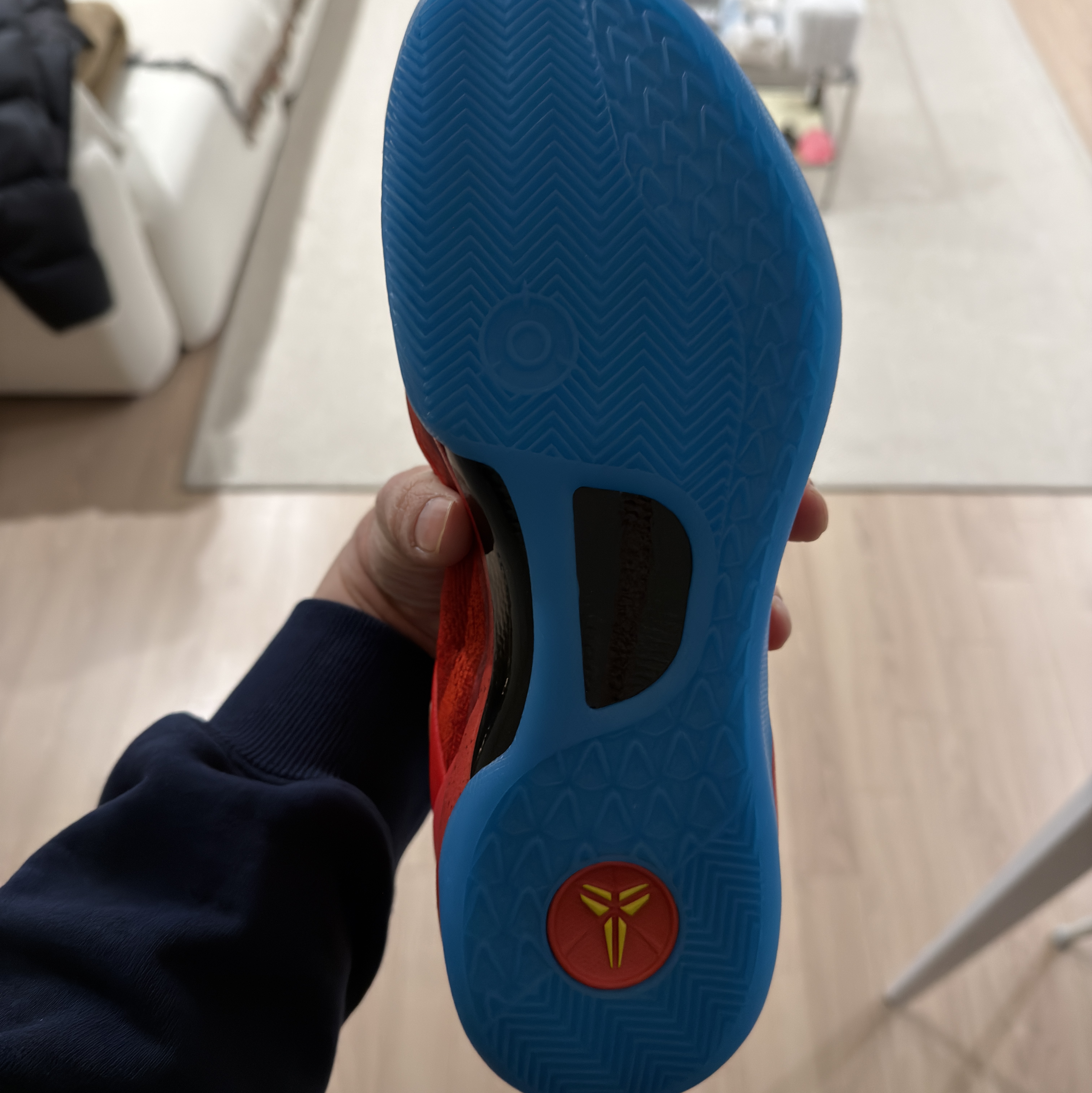 Nike Kobe 8 Protro Year of the Horse Light Crimson and Vivid Blue 착용 스타일 - 3