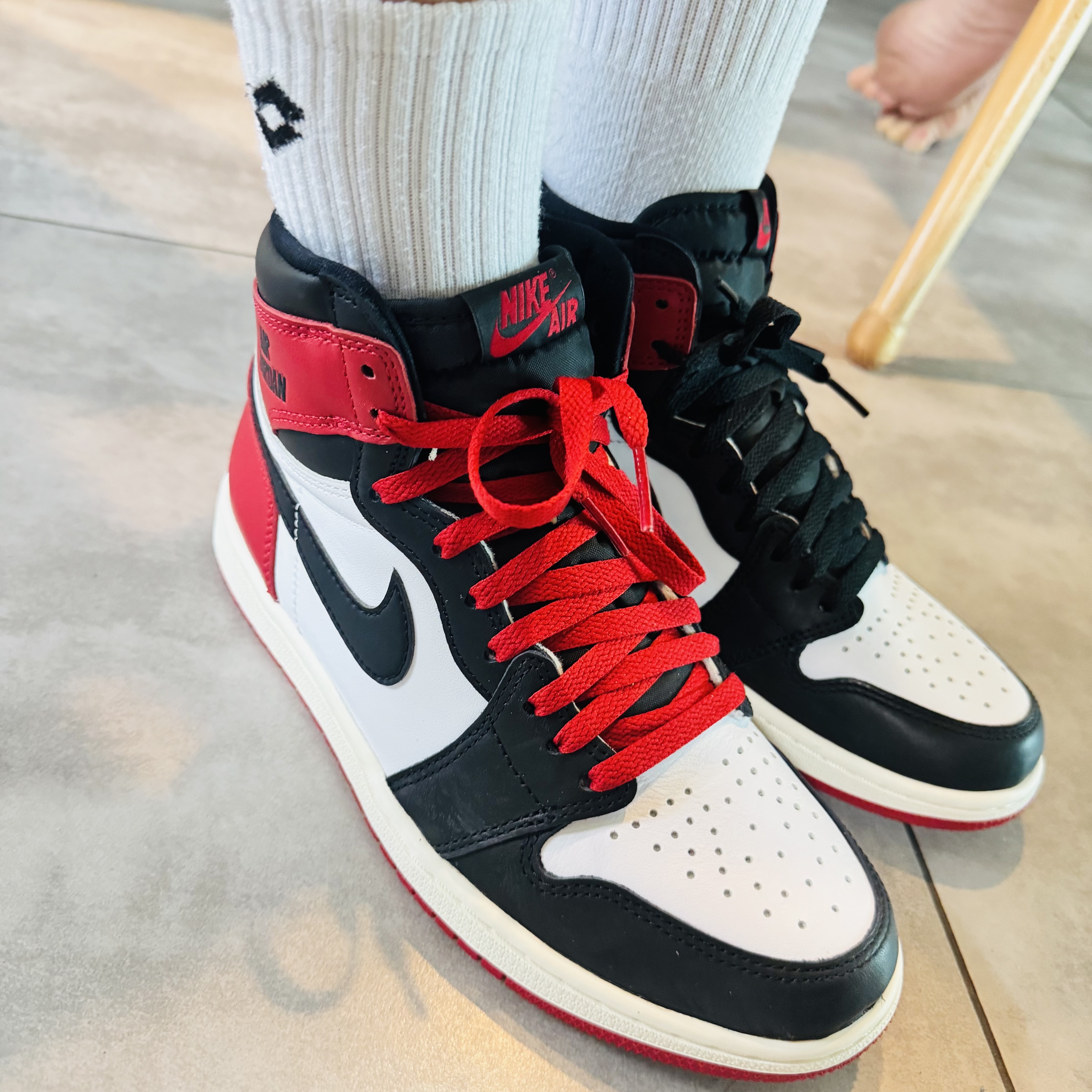 Jordan 1 Retro High OG Black Toe 착용 스타일 - 1