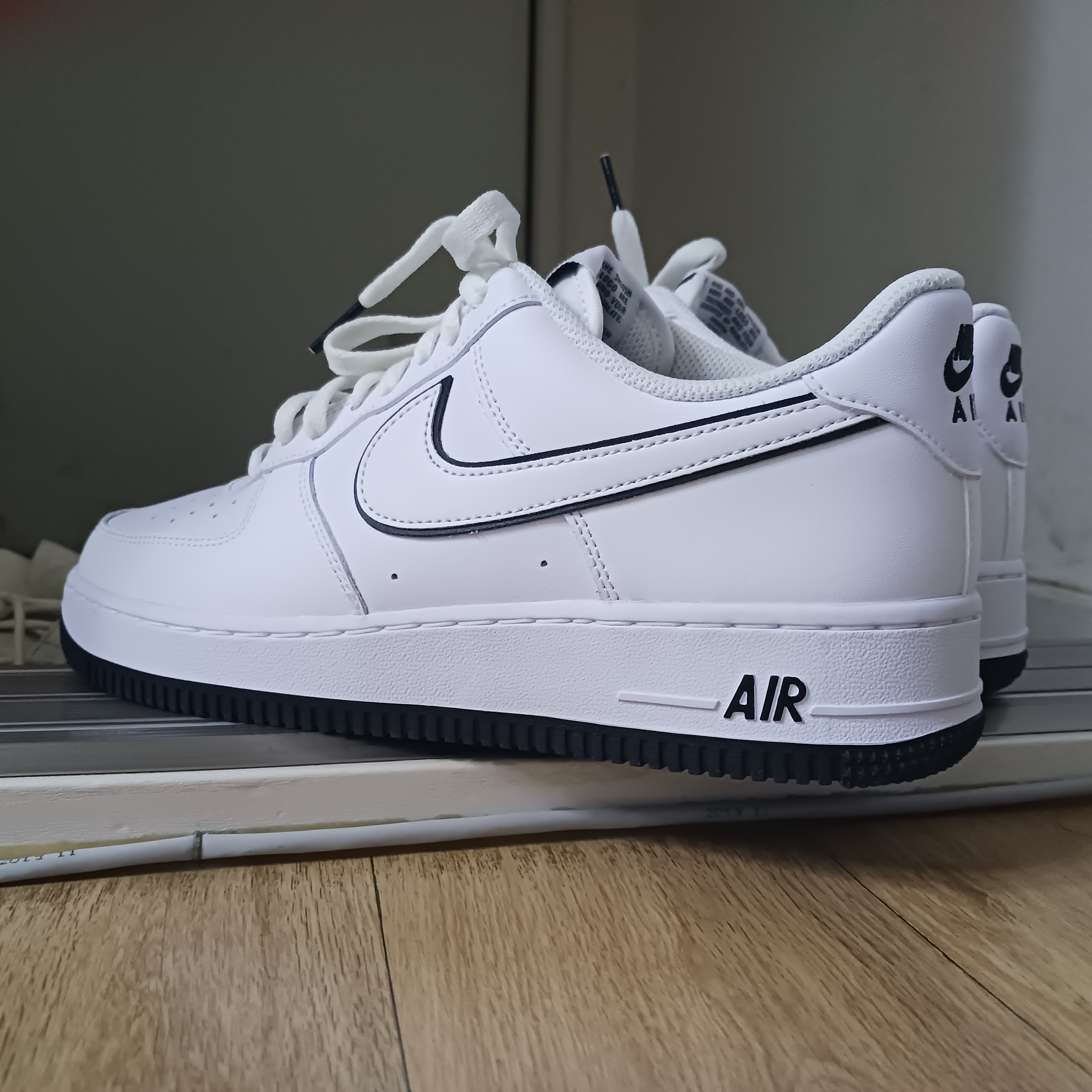 Nike Air Force 1 '07 White Black 착용 스타일