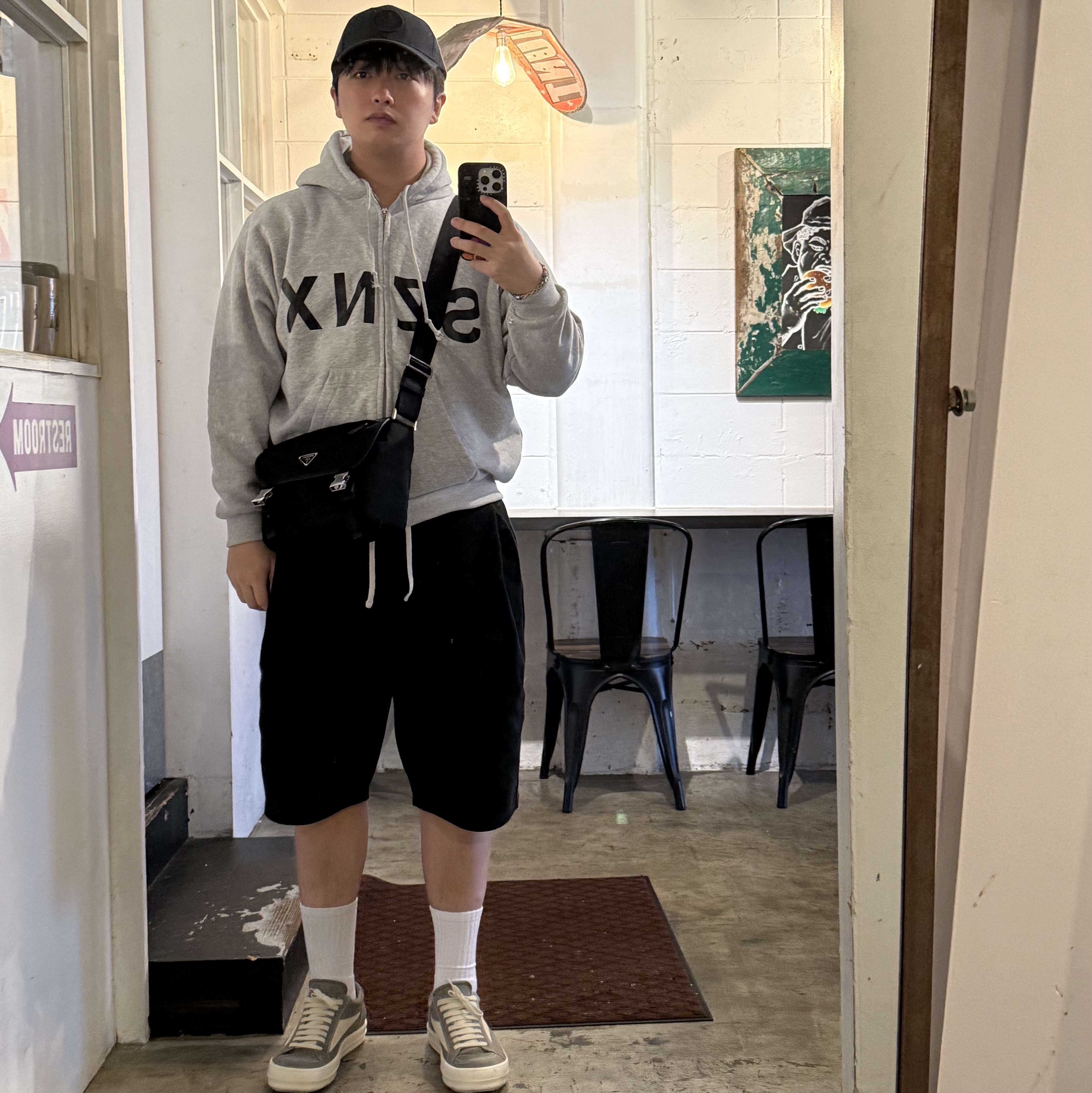 Yeezy HD-10 Grey - Korea Limited, Rick Owens Vintage Sneakers in Full Grain Calf Leather And Velour Suede Black Milk Milk 착용 스타일 - 2