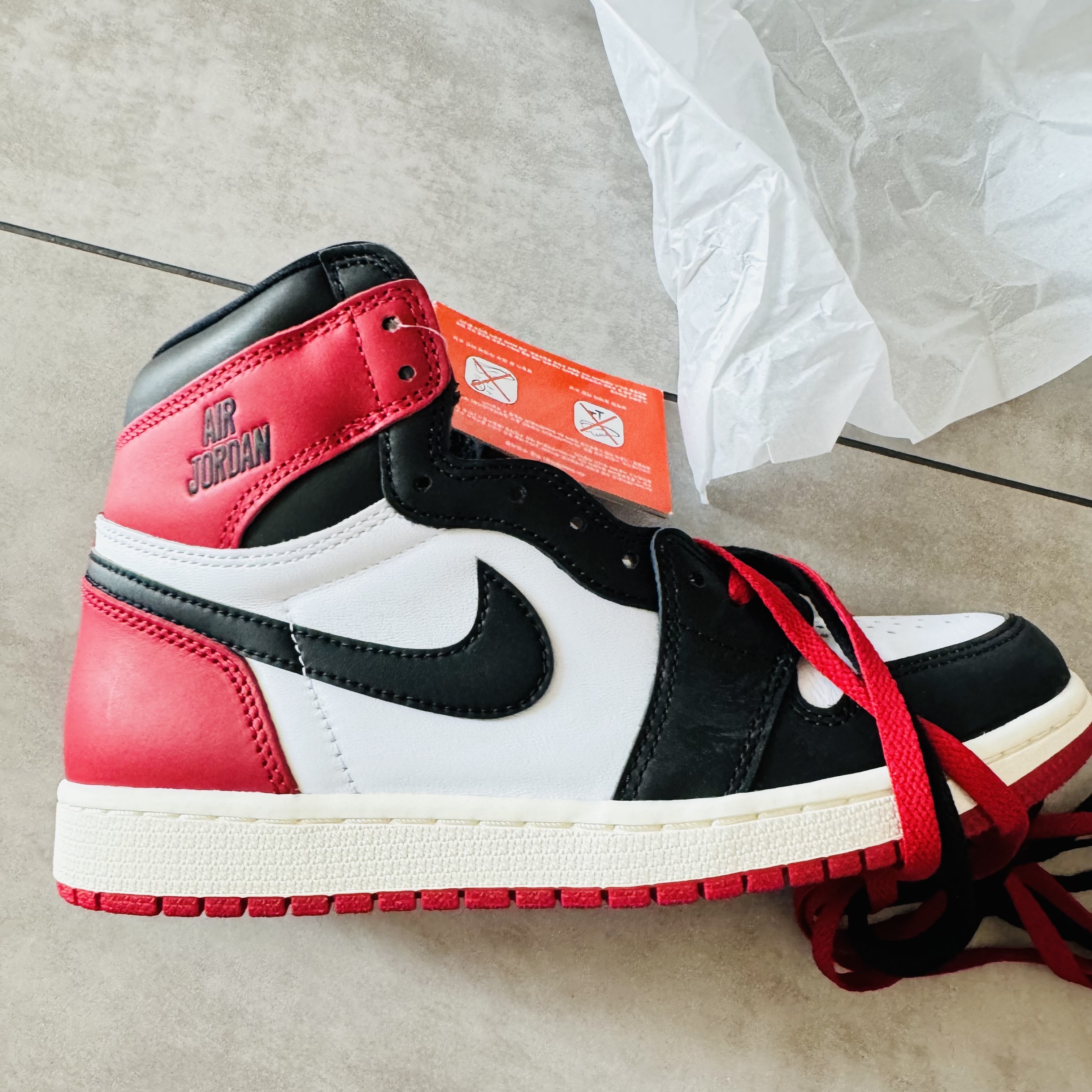 Jordan 1 Retro High OG Black Toe 착용 스타일 - 6