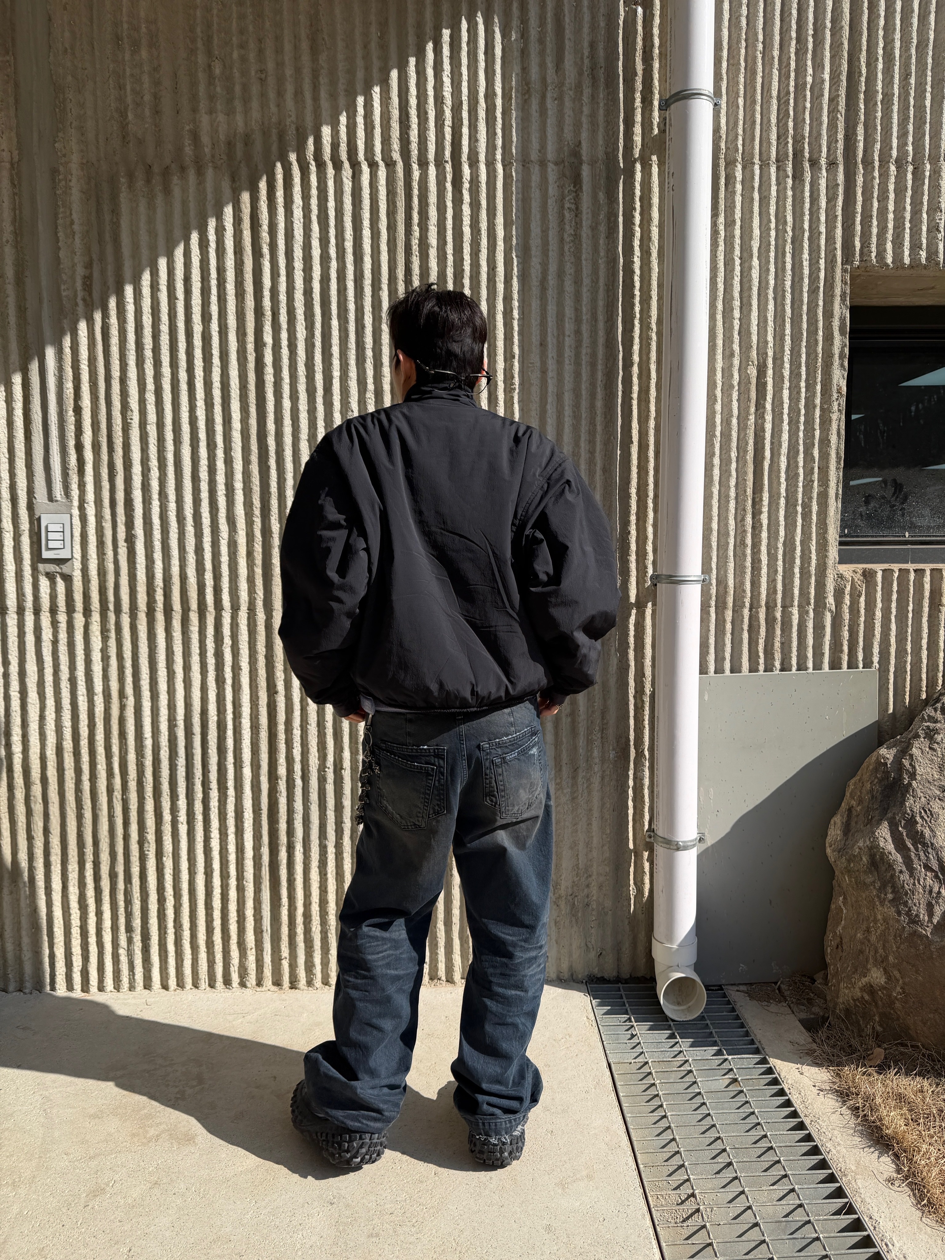 Nonnod Zen Dirty Oil Washed Denim Pants, Undermycar A Palace Entwined with Grapevines Buckle Alligator Effec Leather Belt Alligator Lavender - 25SS 착용 스타일 - 4