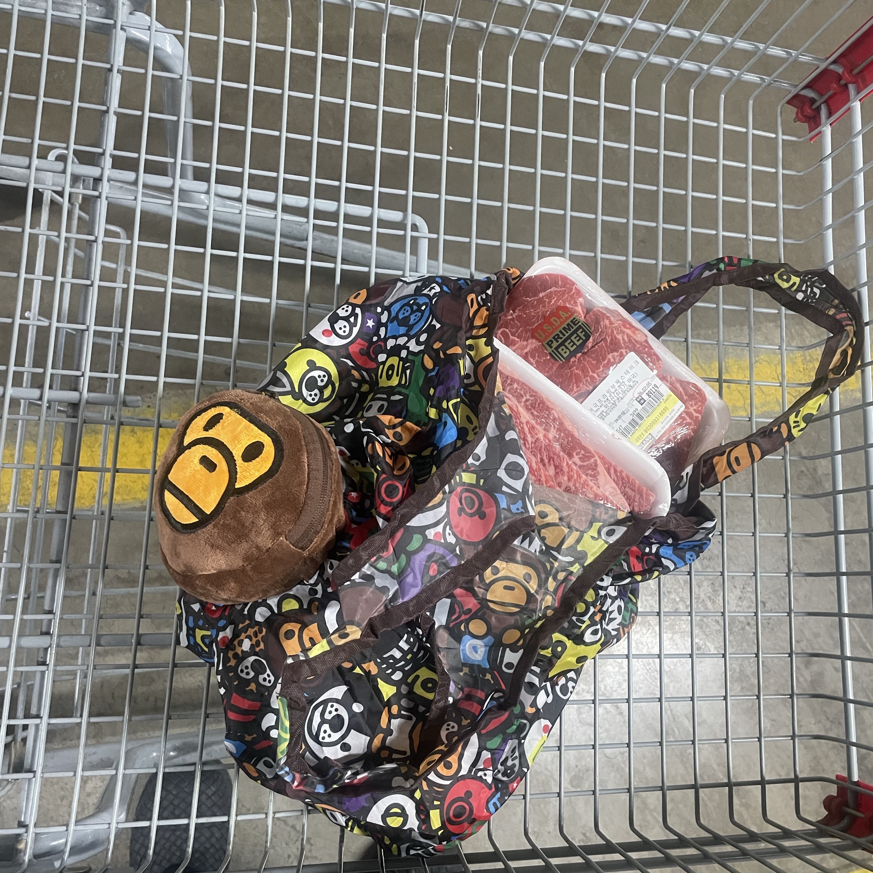 Starbucks x BAPE Baby Milo Foldable Bag, Bottega Veneta Small Padded Leather Cassette Parakeet 착용 스타일 - 2