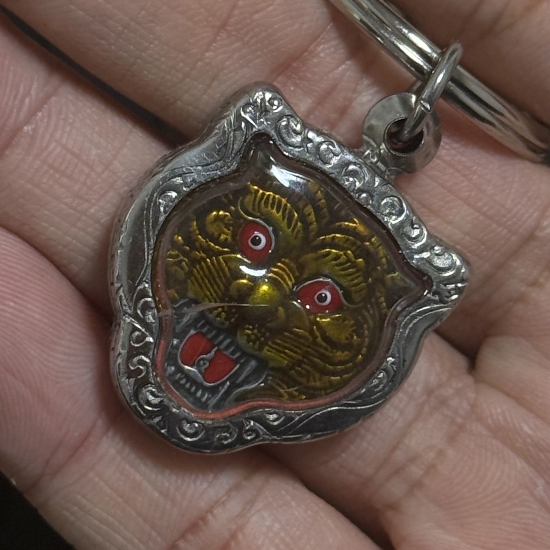 Supreme Tiger Keychain Silver - 24FW 착용 스타일