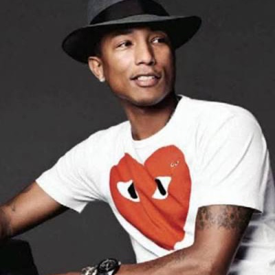 Play Comme des Garcons Large Red Heart and Emblem T-Shirt White 착용 스타일 - 3