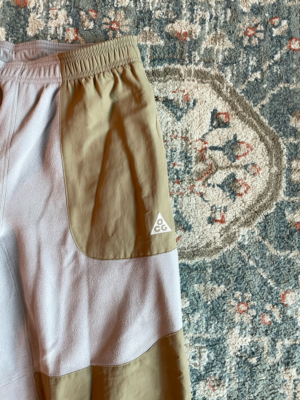 Nike ACG Wolf Tree Plus Fleece Pants College Grey Parachute Beige - Asia 착용 스타일 - 2