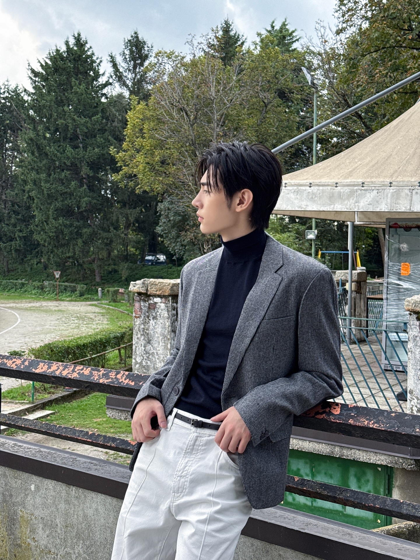 Prada Single-Breasted Wool Jacket Slate Gray, Prada Leather Belt Black Tan 착용 스타일