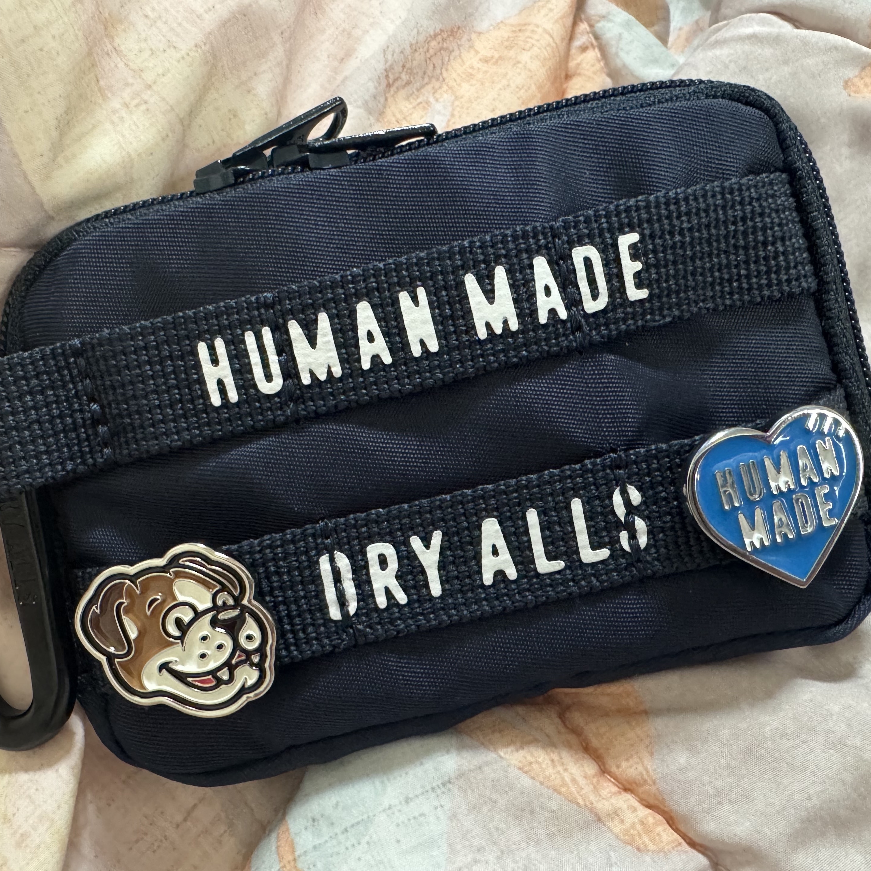 Human Made Pins Set Blue 착용 스타일