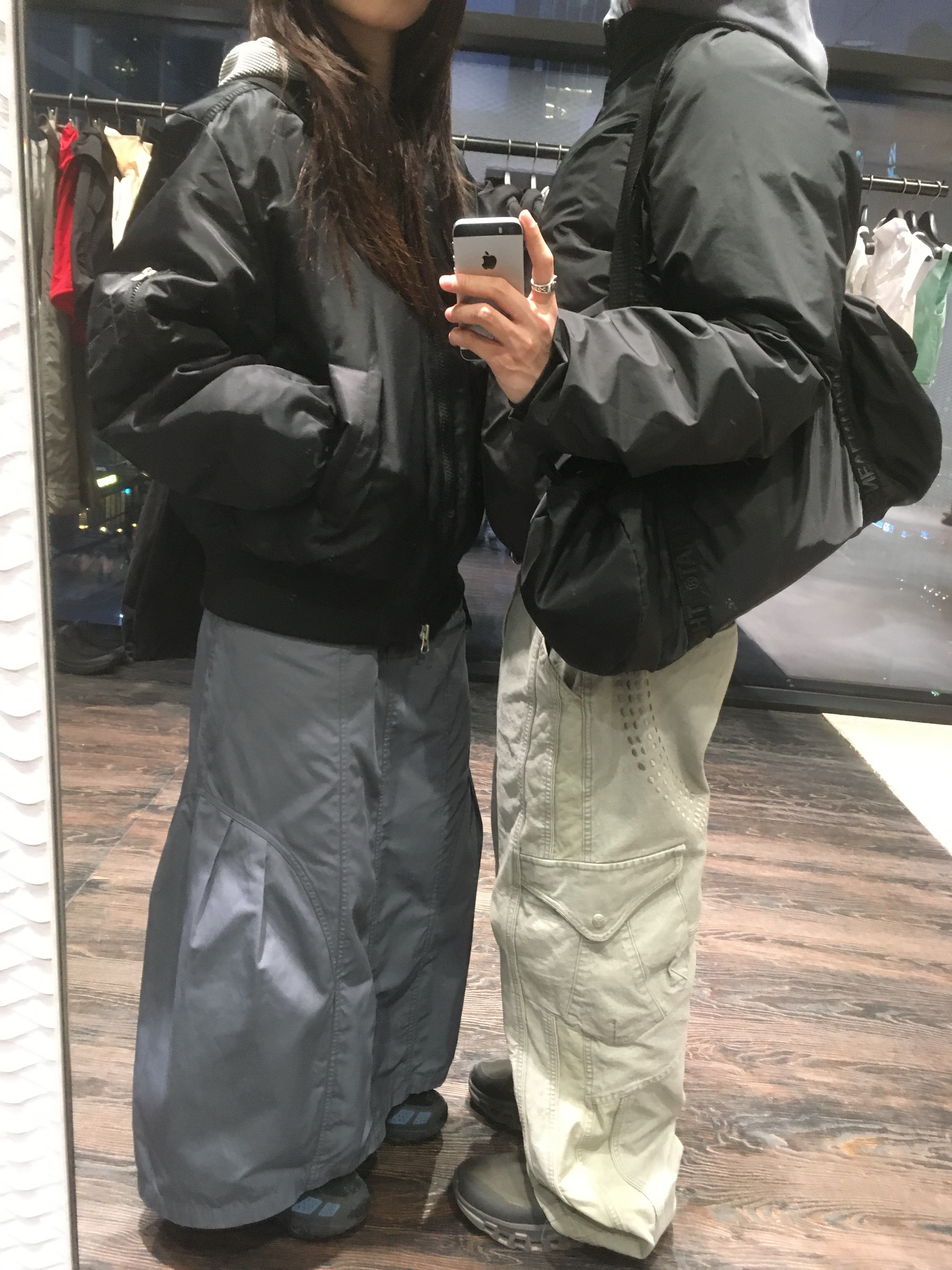 (W) Mischief Rhombus Long Skirt Blue Grey, (W) Nike Air Max SNDR Gore-Tex Black and Dark Smoke Grey 착용 스타일