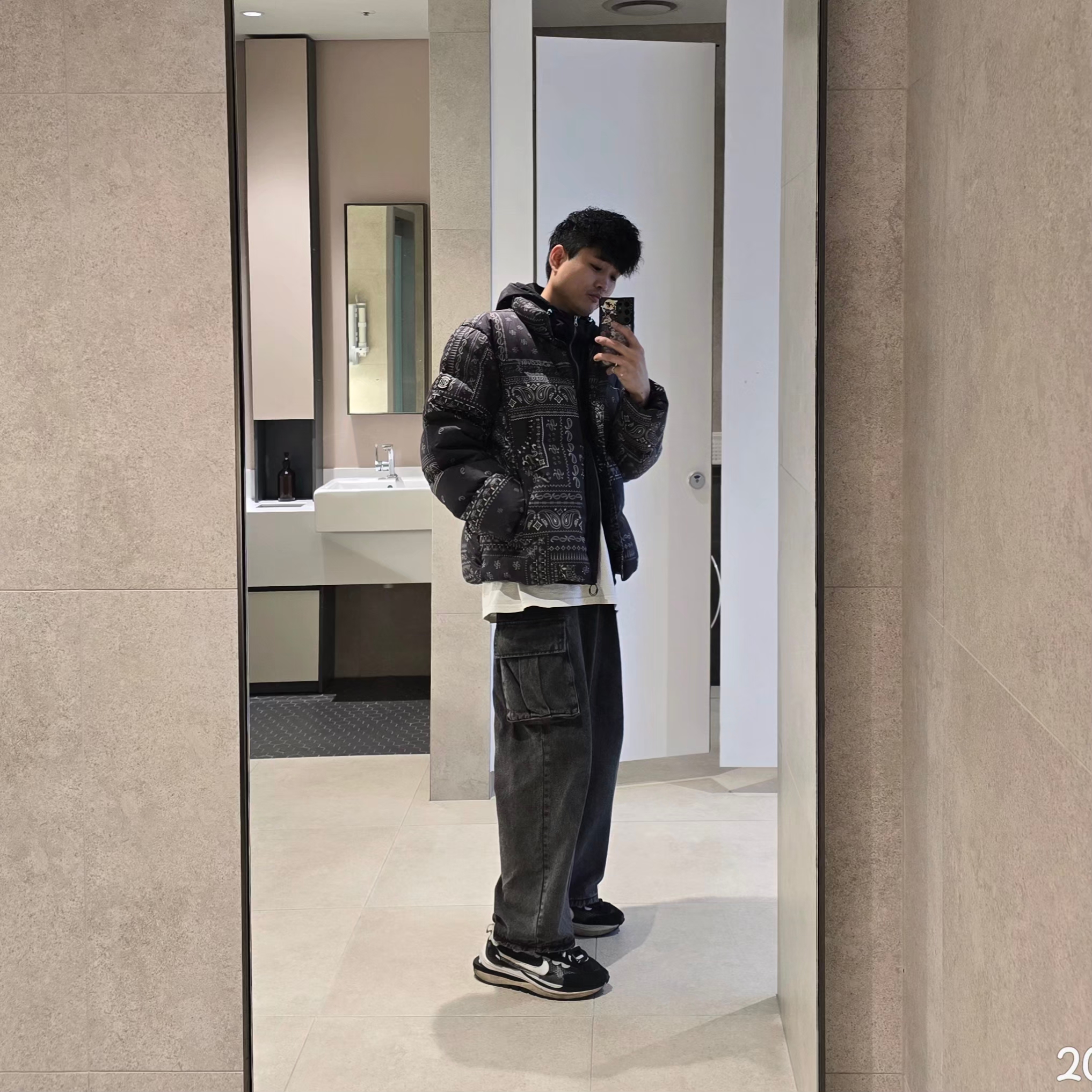 Nike x Sacai VaporWaffle Black White 착용 스타일