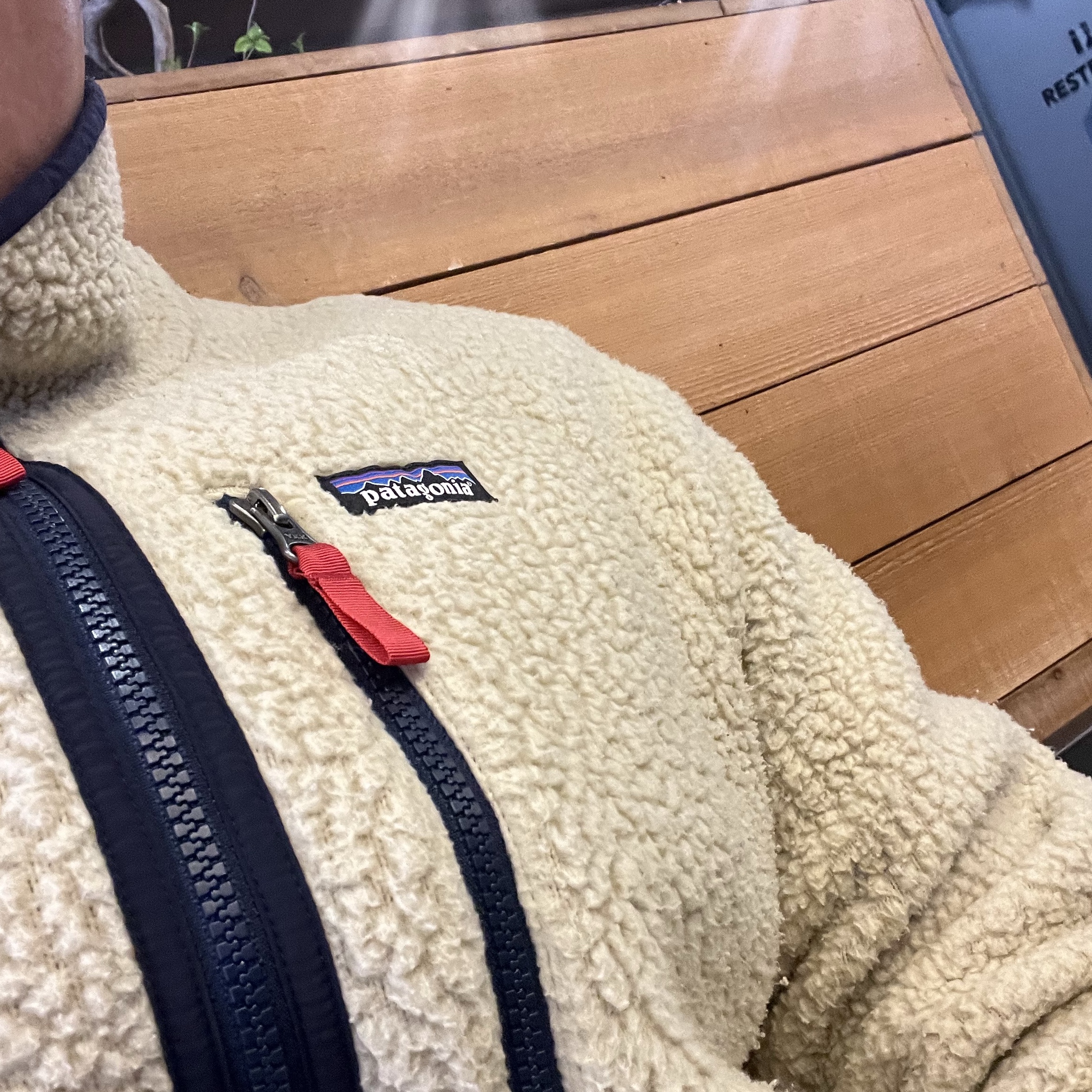 Patagonia Retro Pile Fleece Jacket El Cap Khaki 착용 스타일