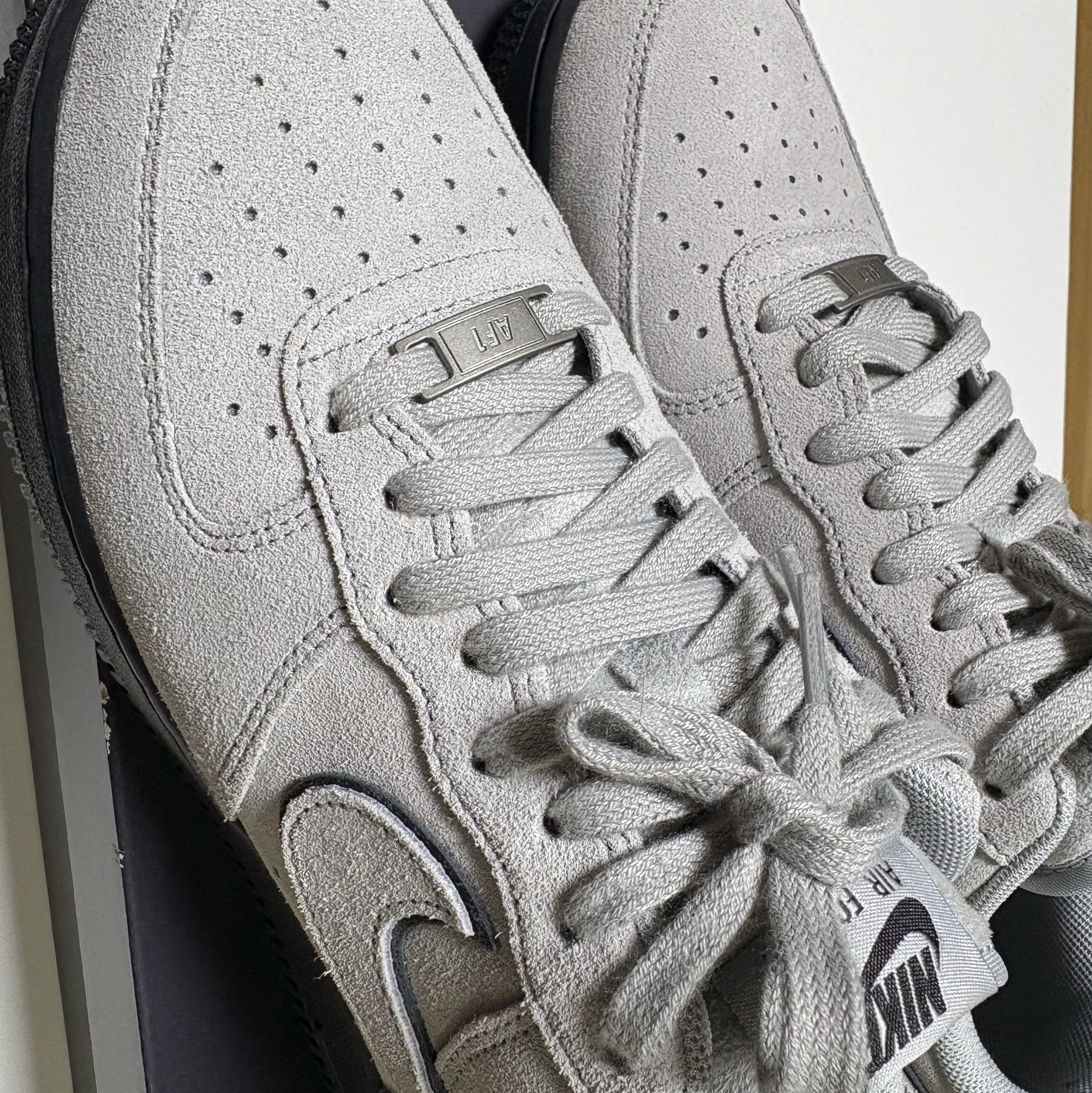 Nike Air Force 1 Low '07 LV8 Light Smoke Grey Black 착용 스타일