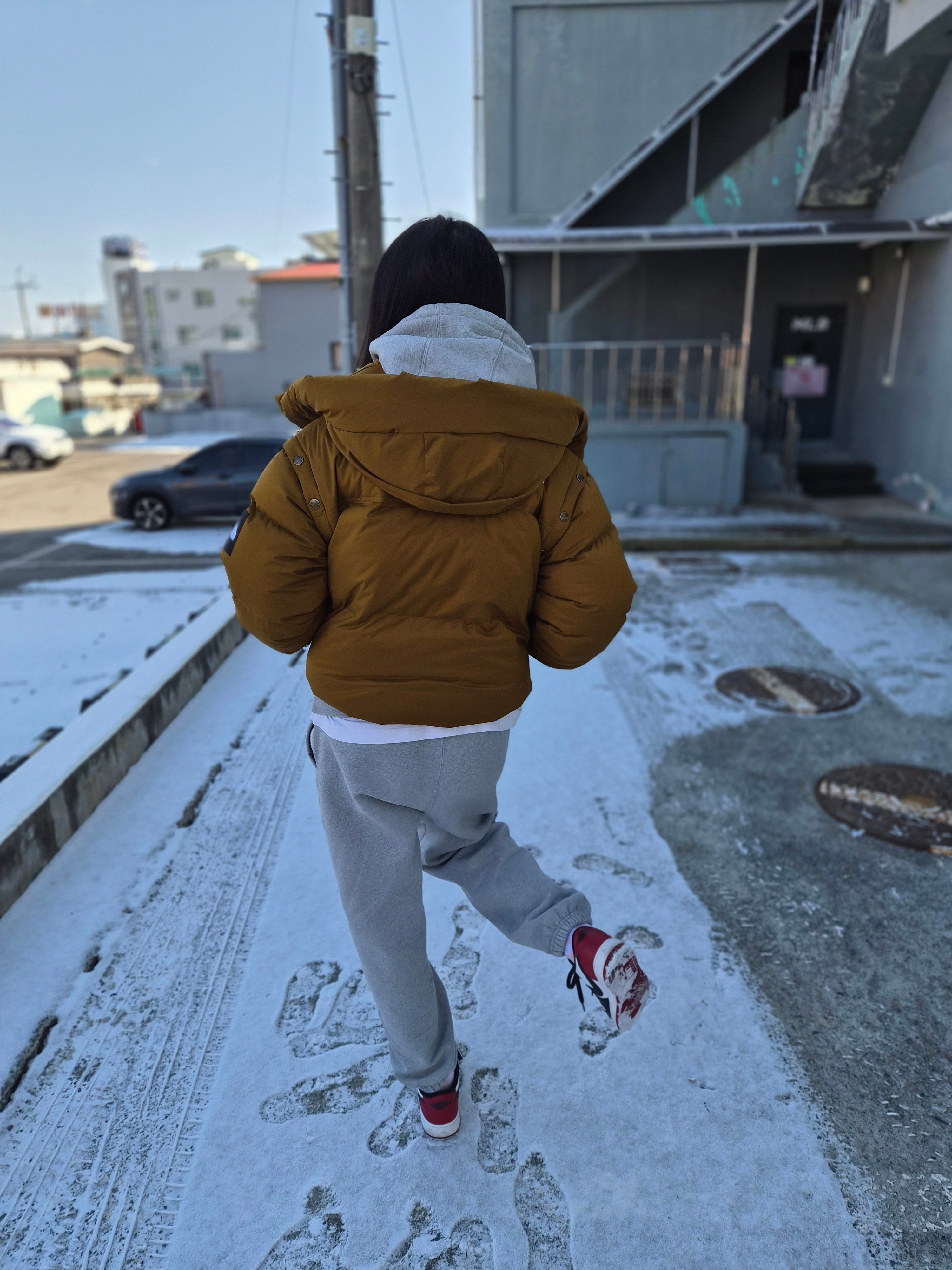 Jordan 1 Retro Low OG Black Toe, (W) Nike NRG Solo Swoosh Fleece Pants Dark Grey Heather - Asia 착용 스타일